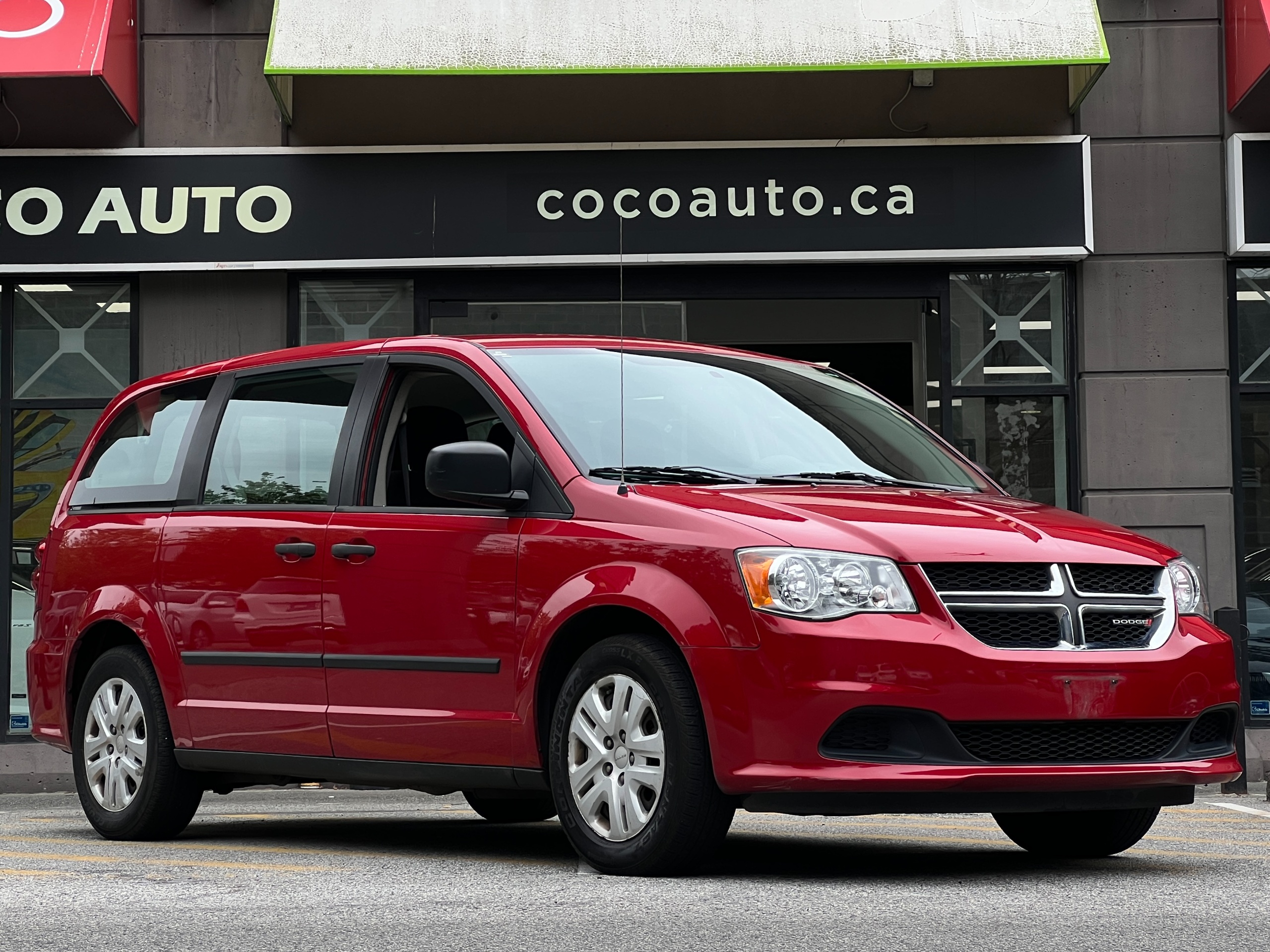 2015 Dodge Grand Caravan - Image 1