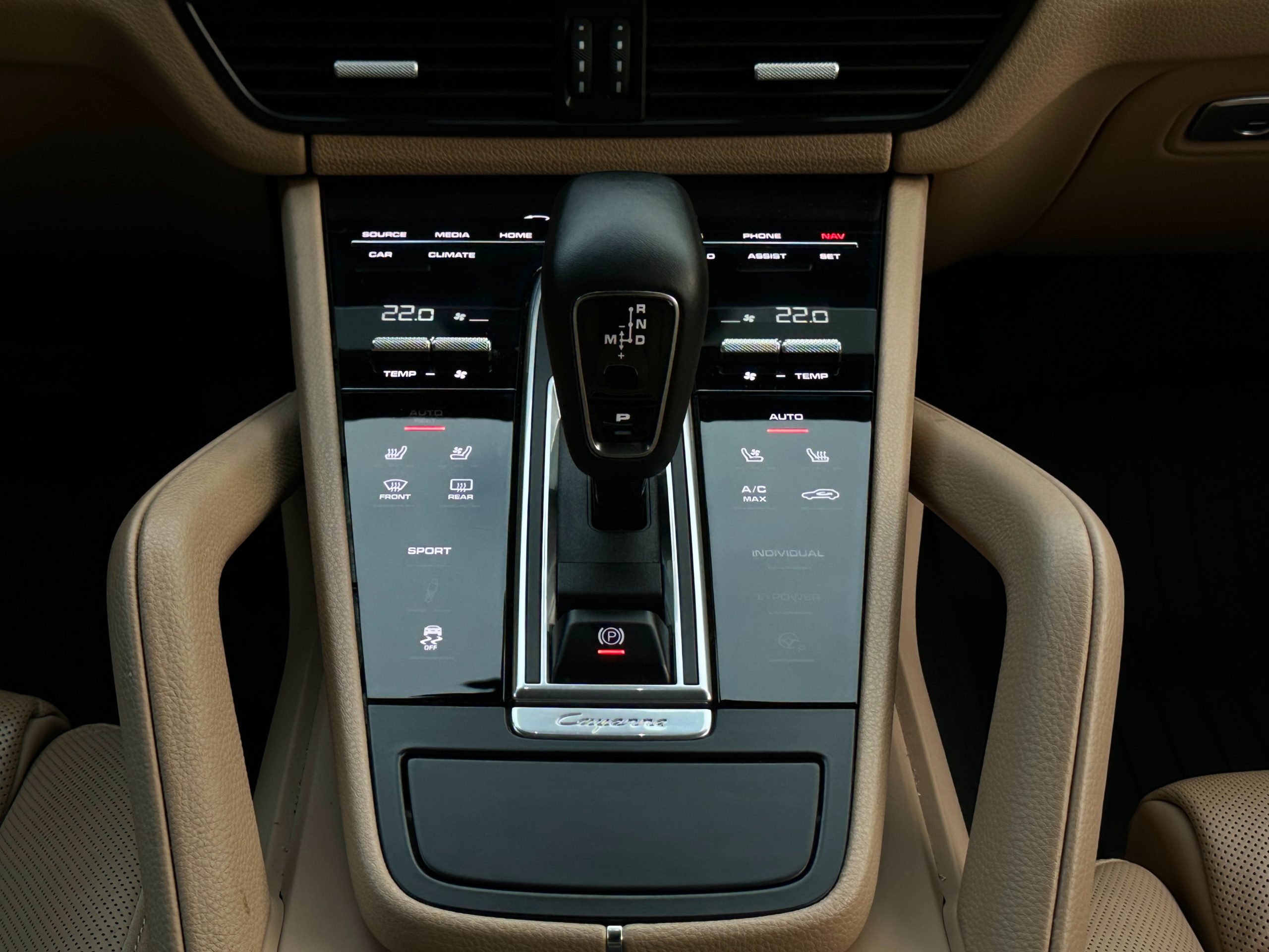 2019 Porsche Cayenne - Image 12