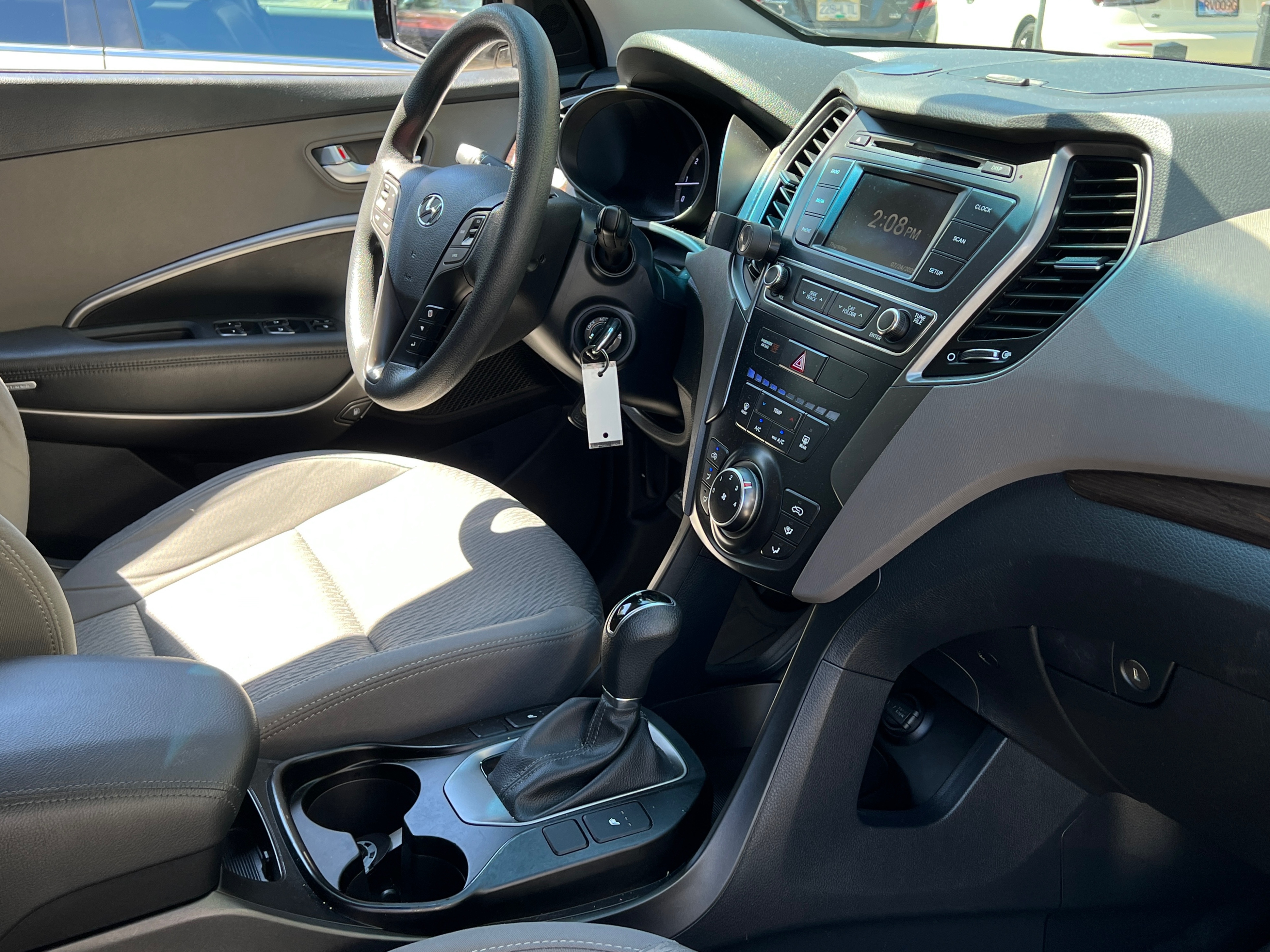 2018 Hyundai Santa Fe XL - Image 10