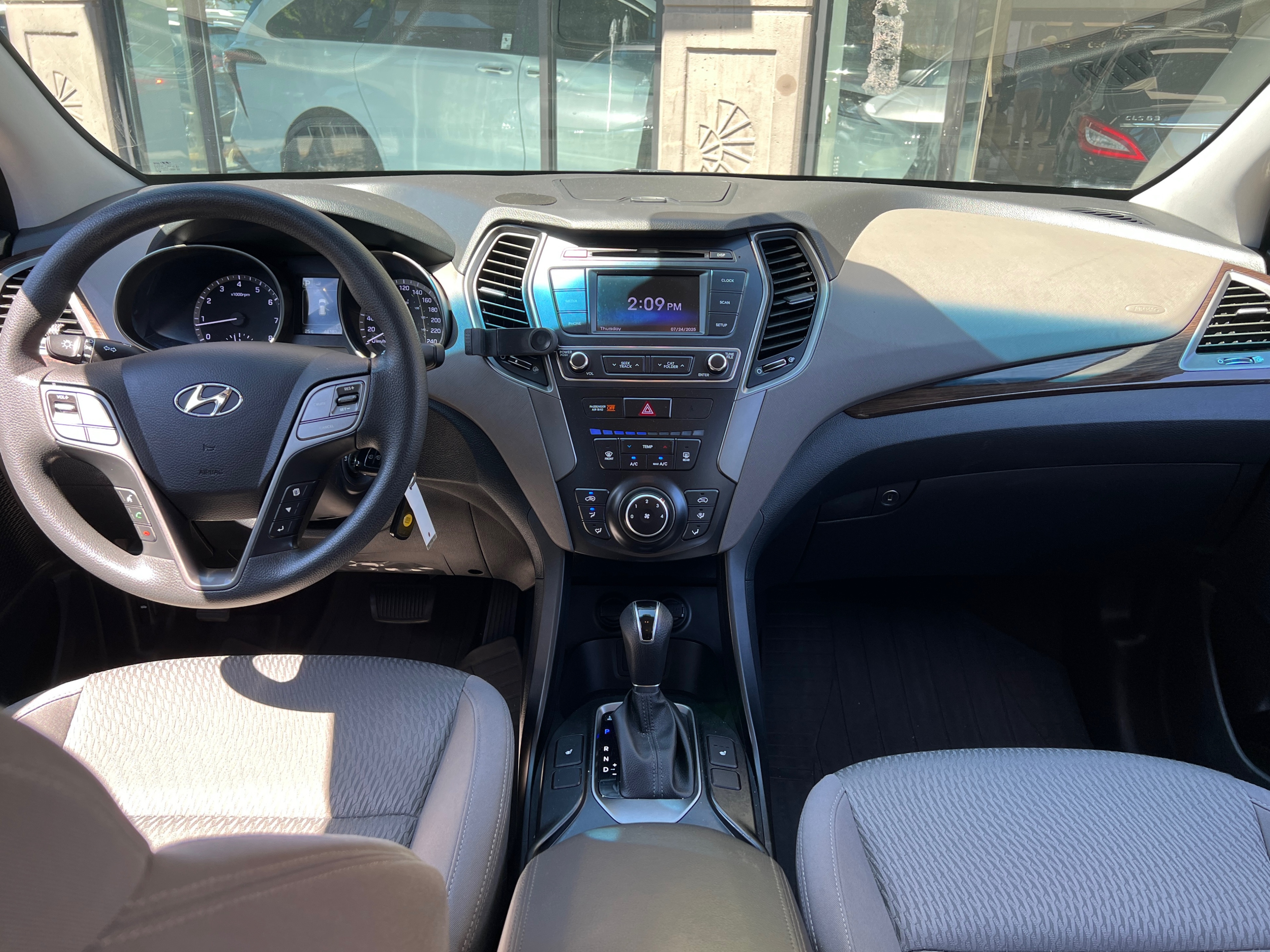 2018 Hyundai Santa Fe XL - Image 11
