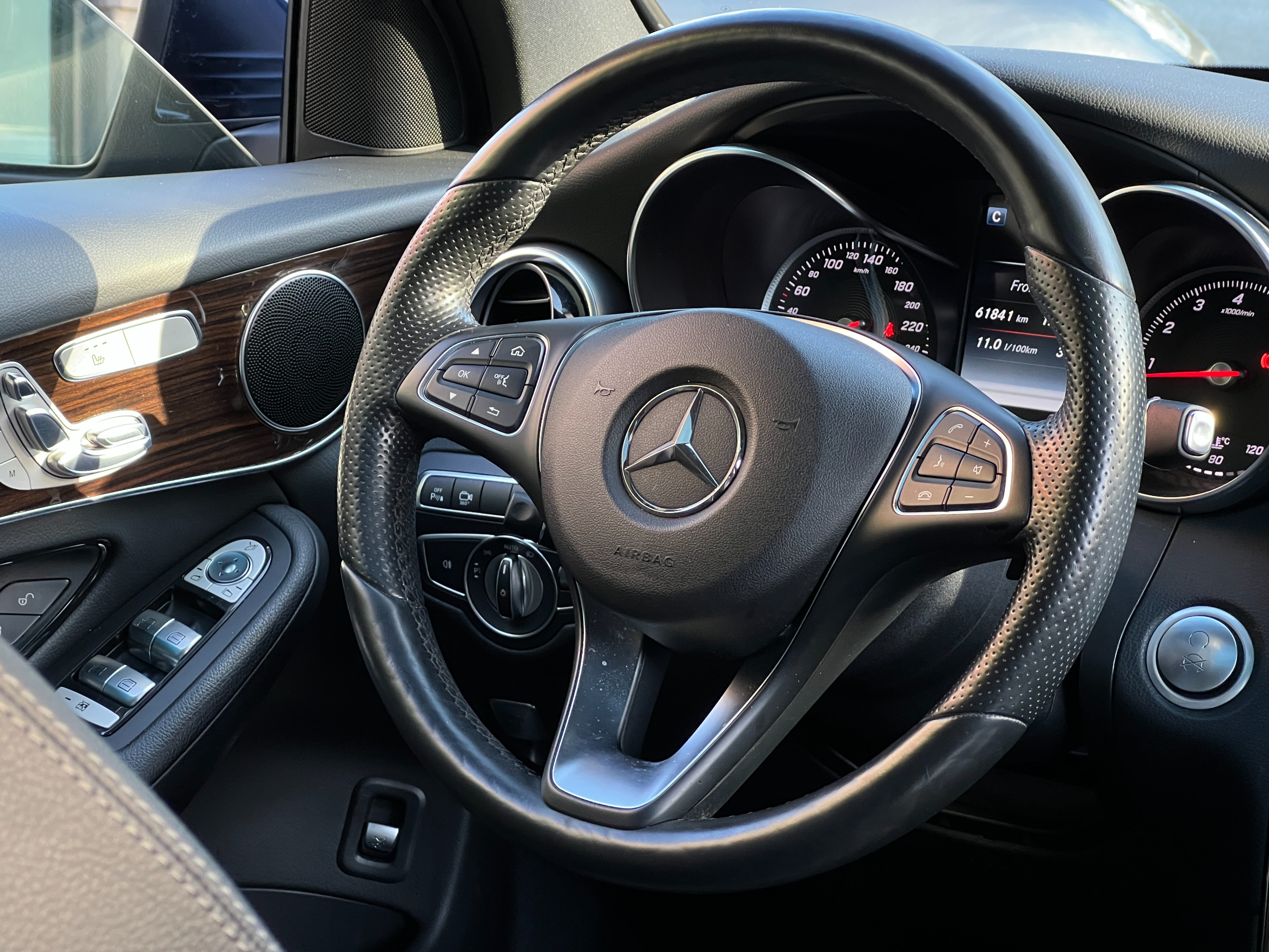 2018 Mercedes-Benz glc300 | BC Local - Image 13