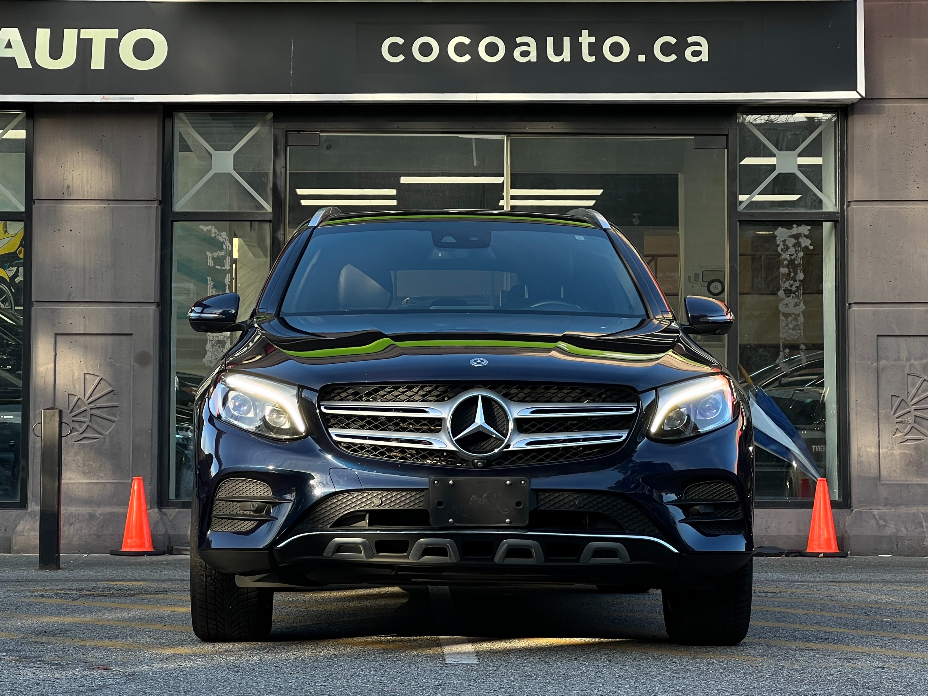 2018 Mercedes-Benz glc300 | BC Local - Image 3