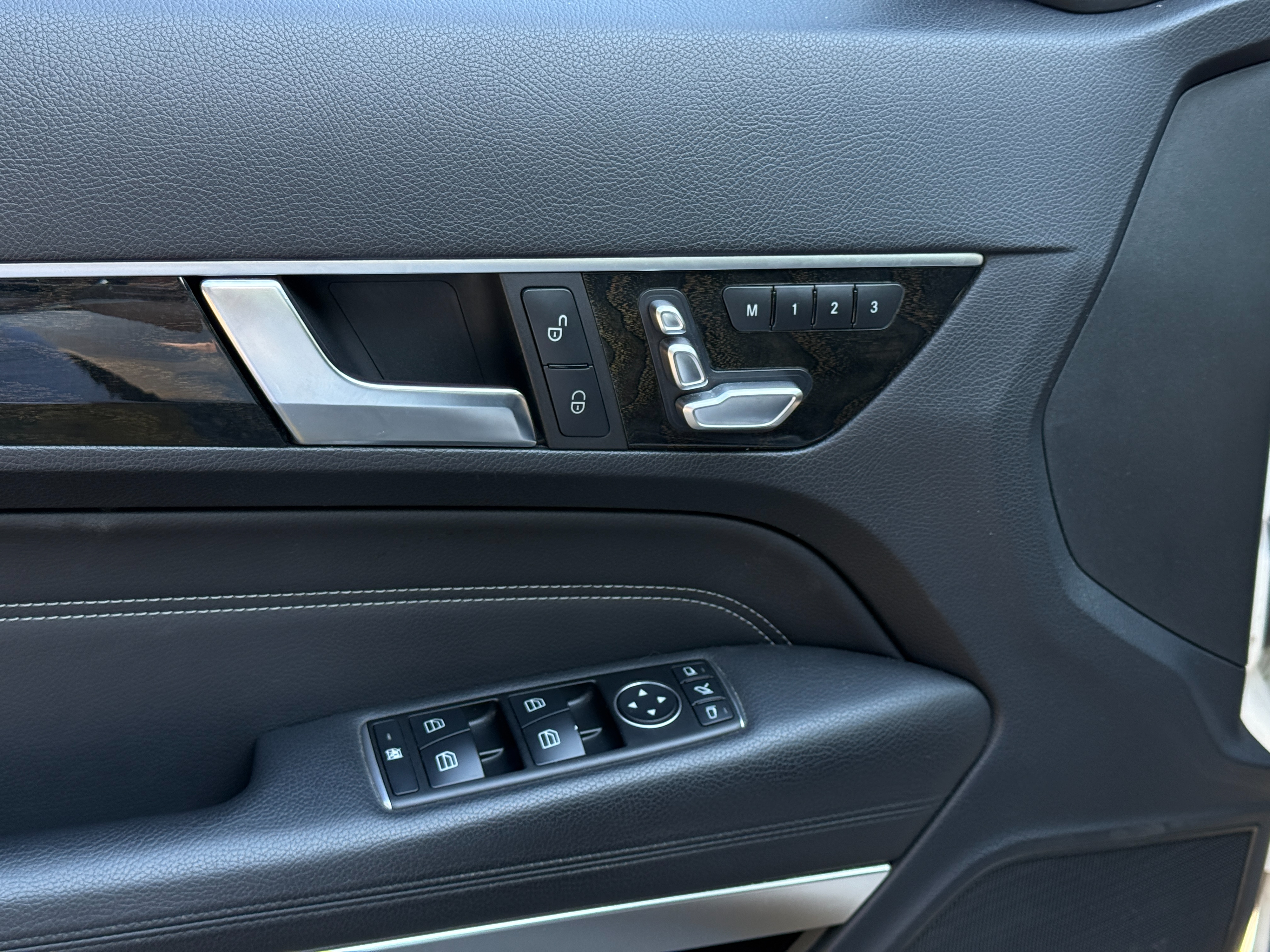 2015 Mercedes-Benz E400 - Image 16