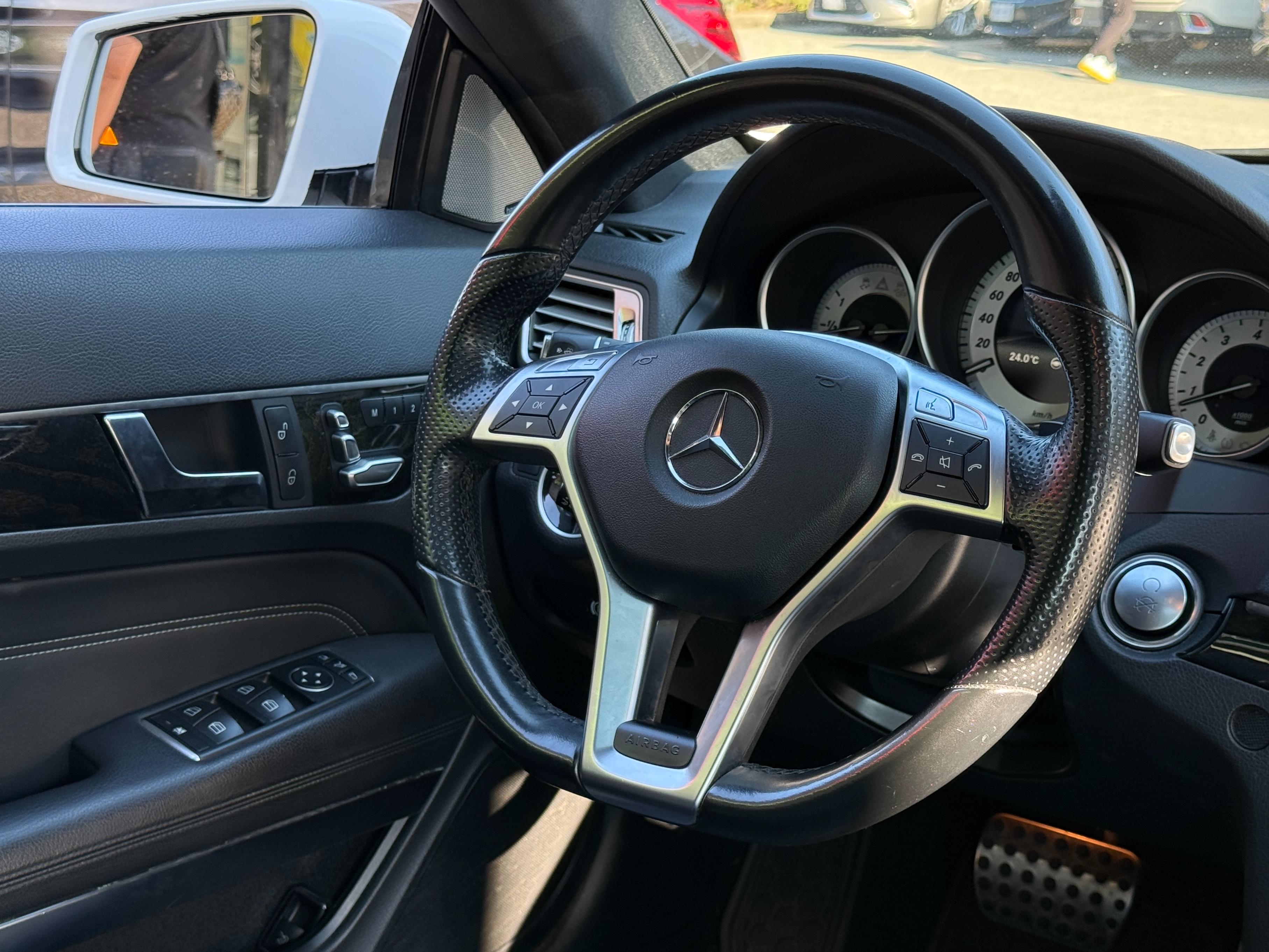 2015 Mercedes-Benz E400 - Image 10