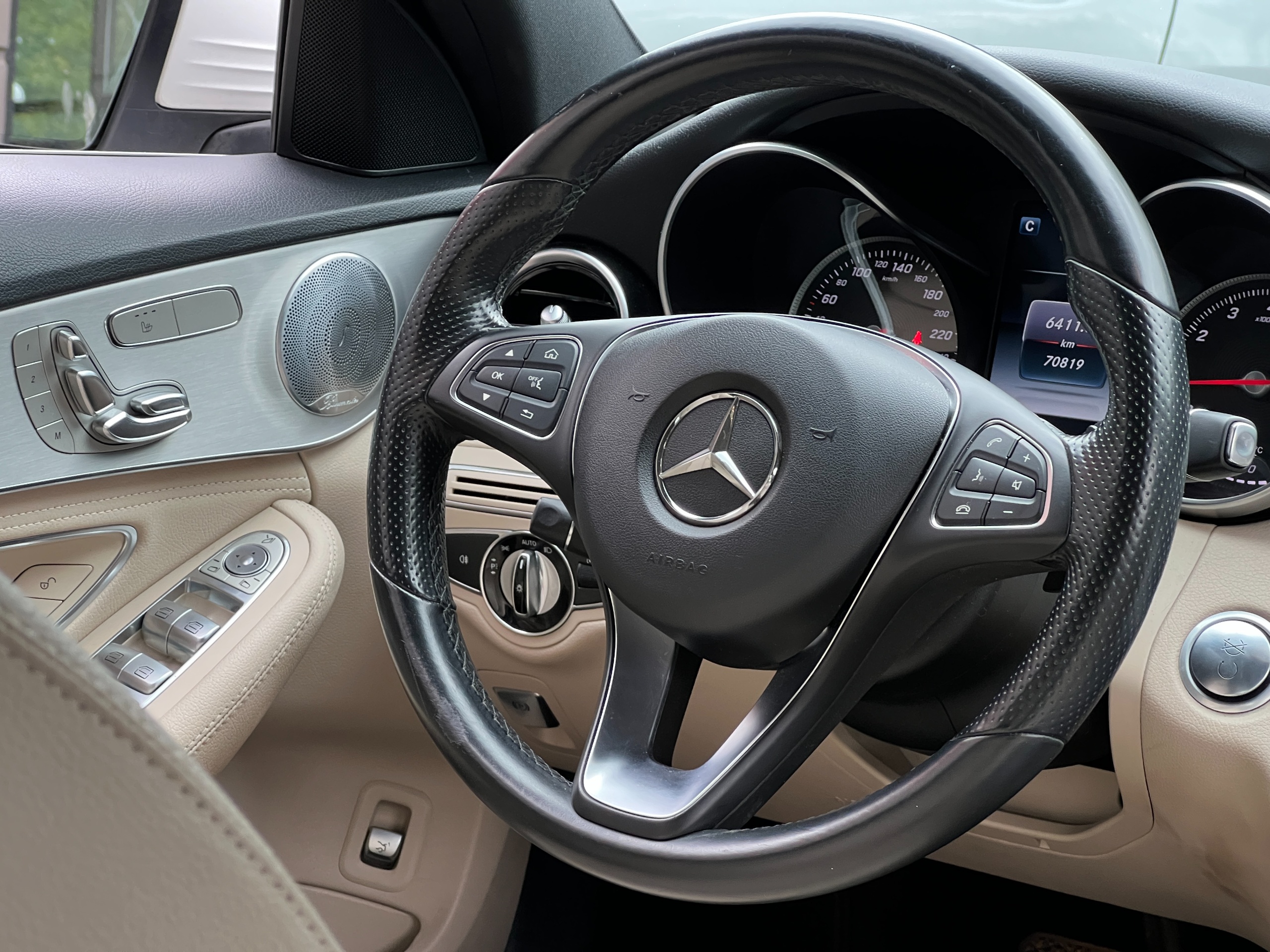 2015 Mercedes-Benz C300 - Image 9