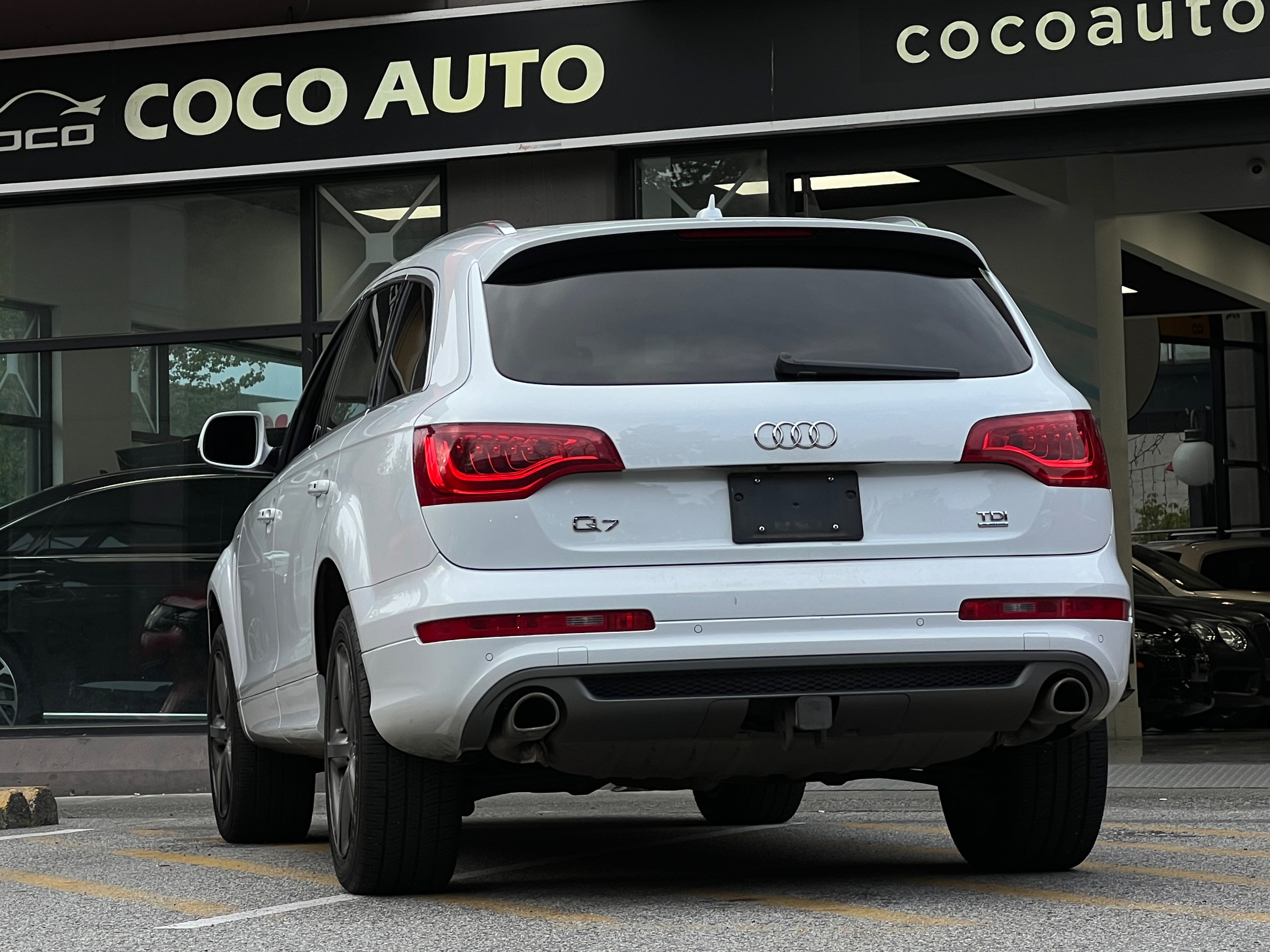 2015 Audi Q7 3.0 tdi vorsprung edition | Diesel |one owner | bc local | 7 seater | clean title - Image 5