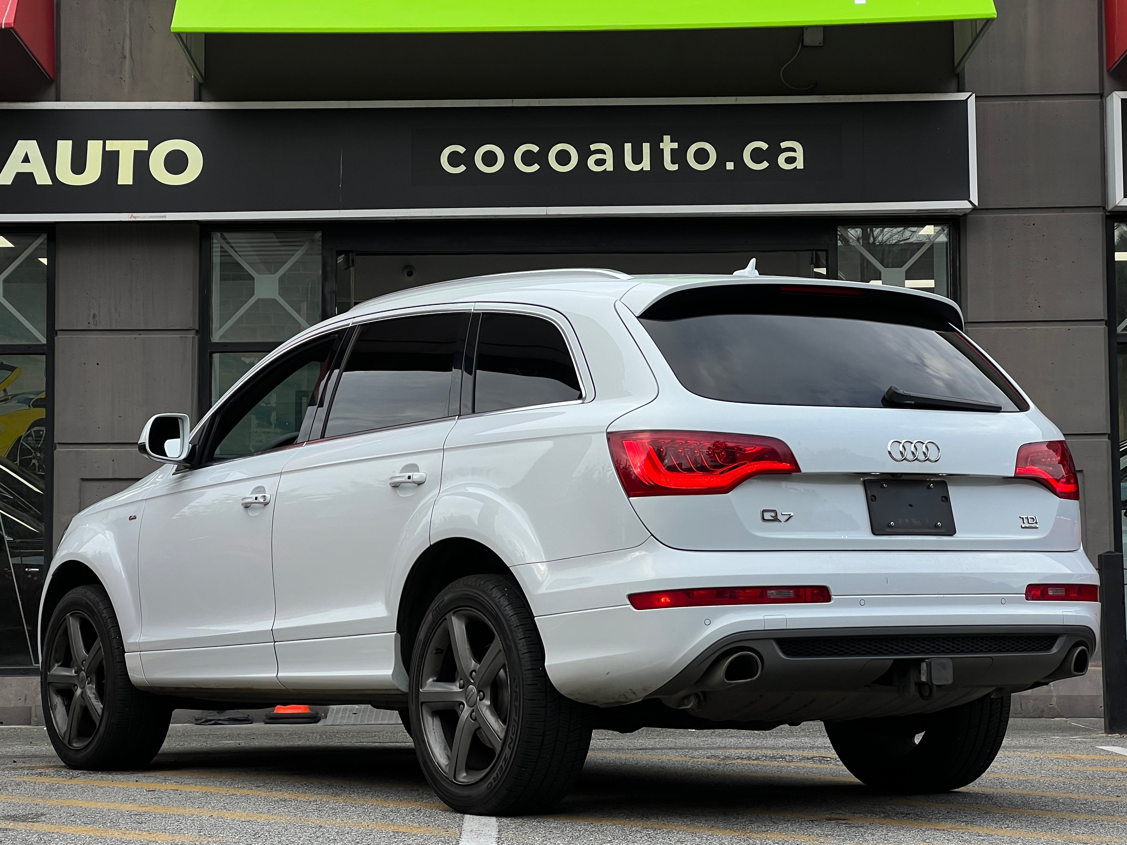 2015 Audi Q7 3.0 tdi vorsprung edition | Diesel |one owner | bc local | 7 seater | clean title - Image 6