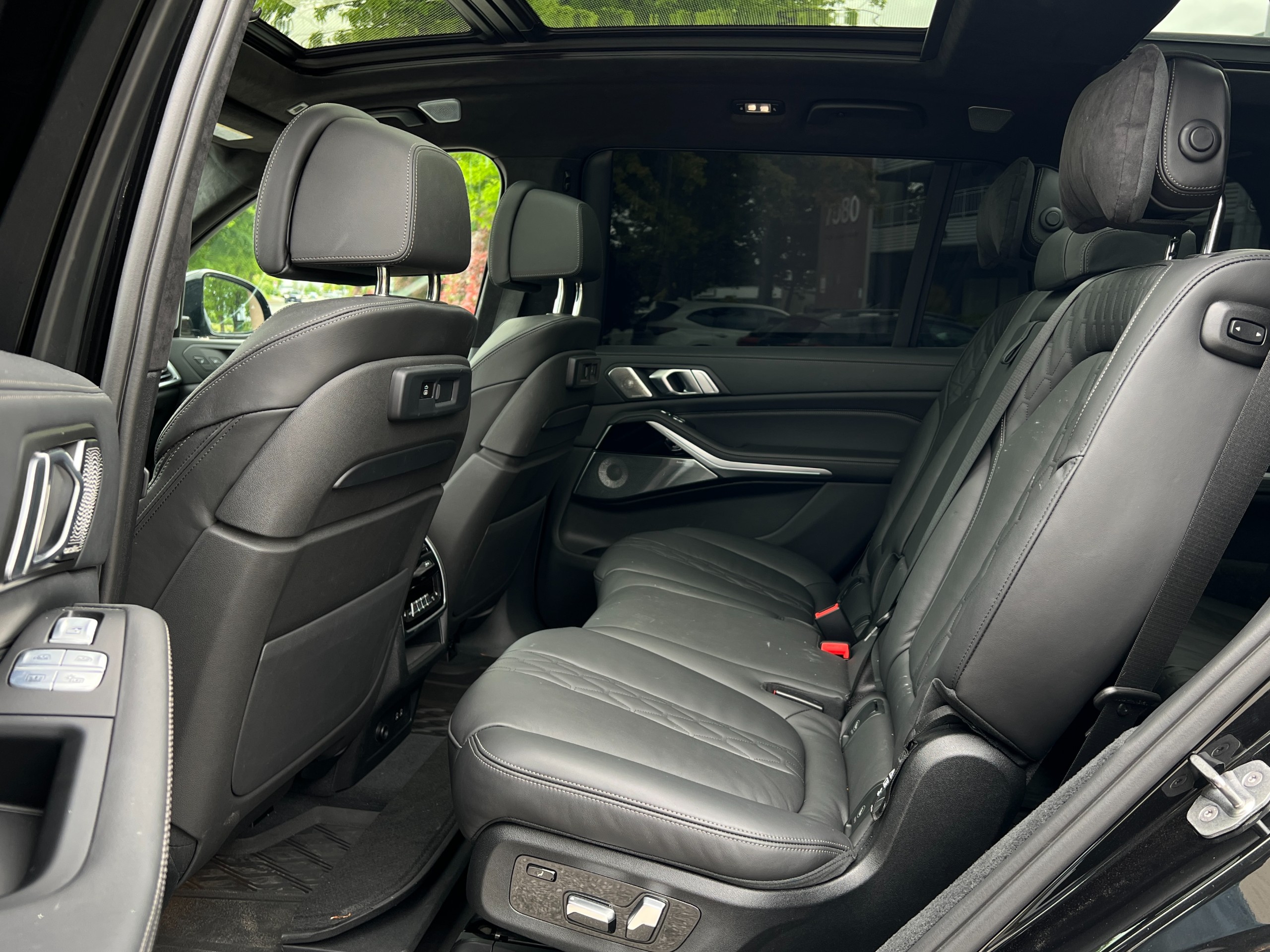 2020 BMW X7 M50i | No accident | BC Local | 3keys | One owner - Image 17