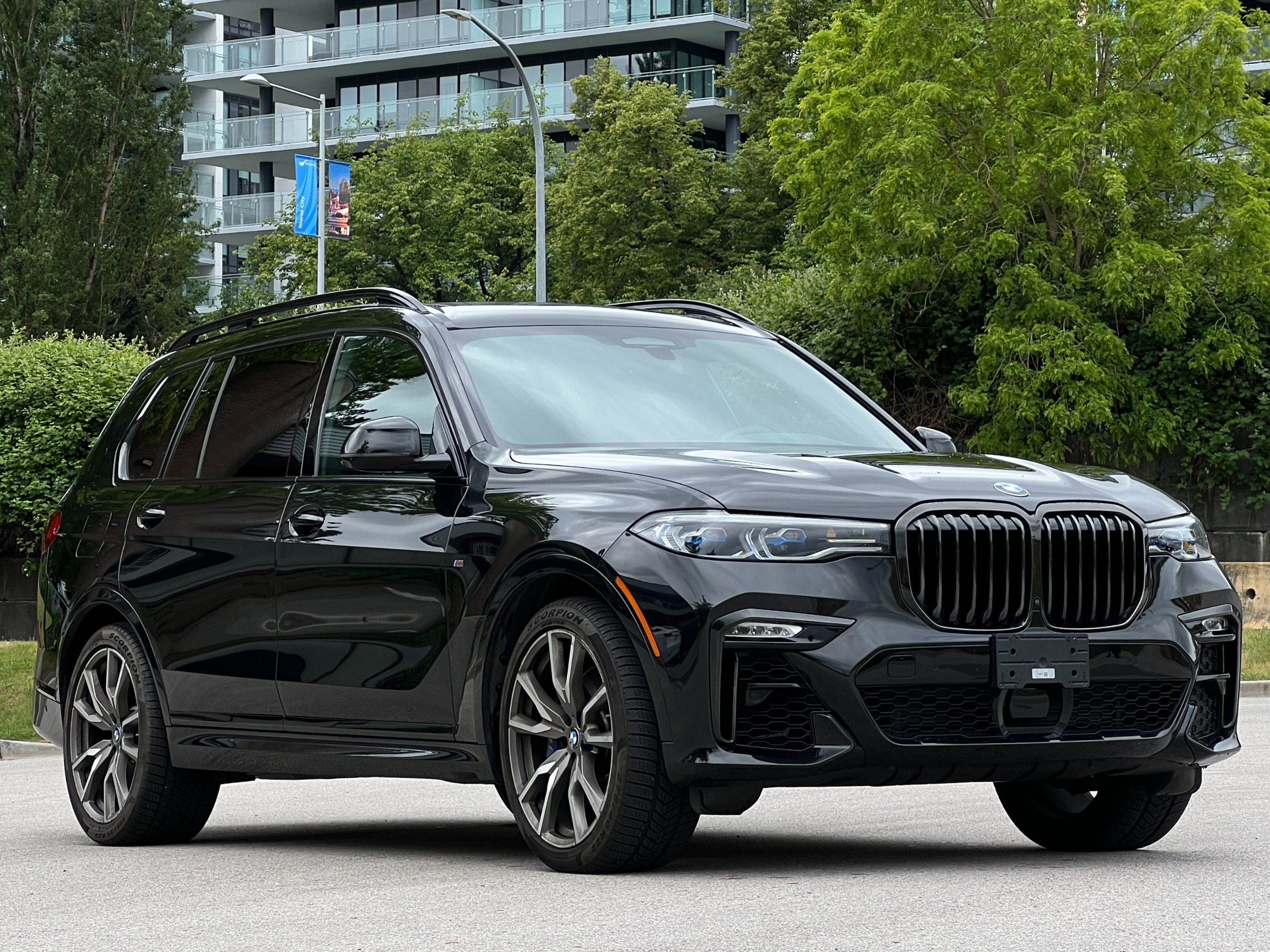 2020 BMW X7 M50i | No accident | BC Local | 3keys | One owner - Image 1