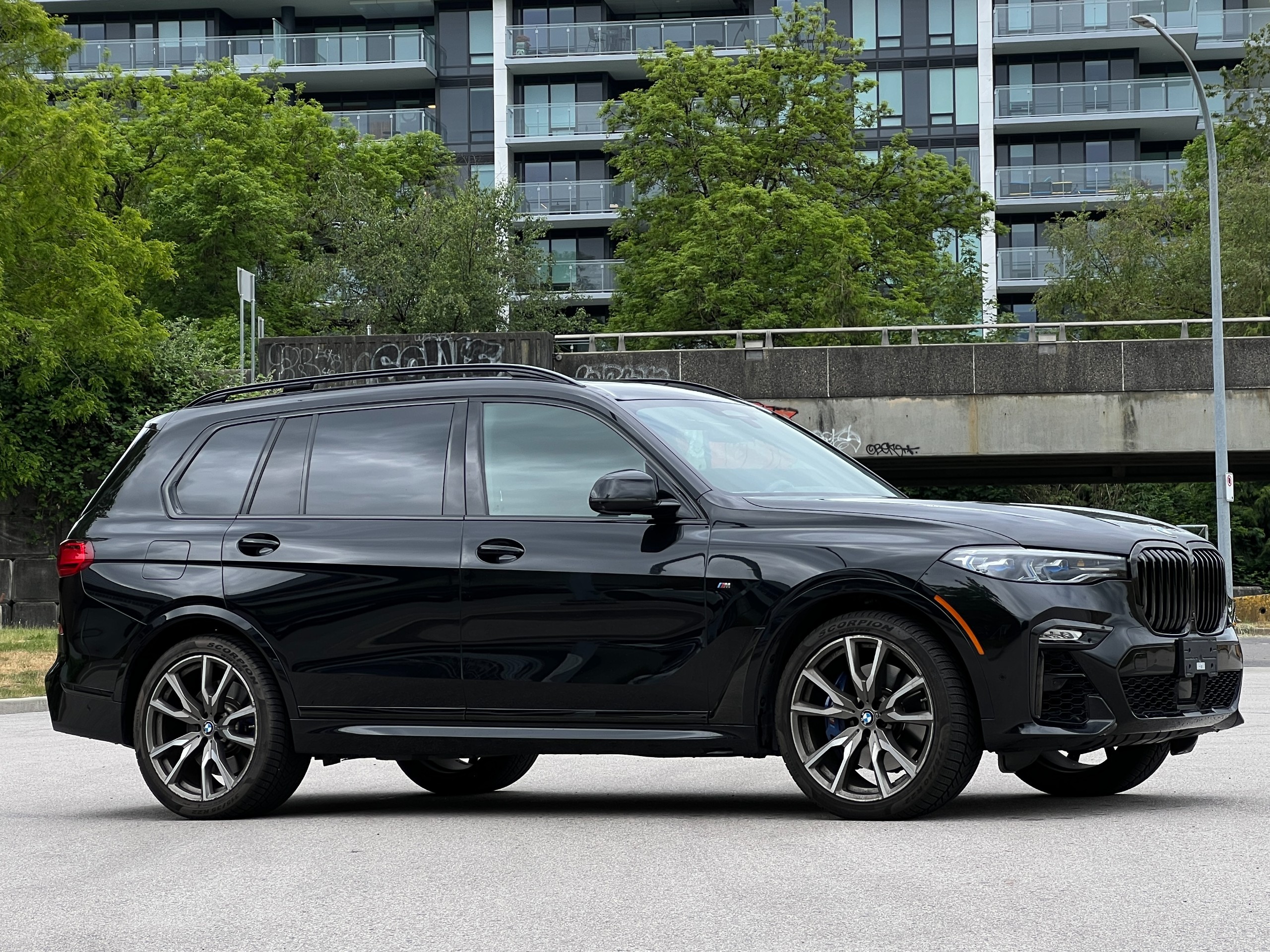 2020 BMW X7 M50i | No accident | BC Local | 3keys | One owner - Image 2