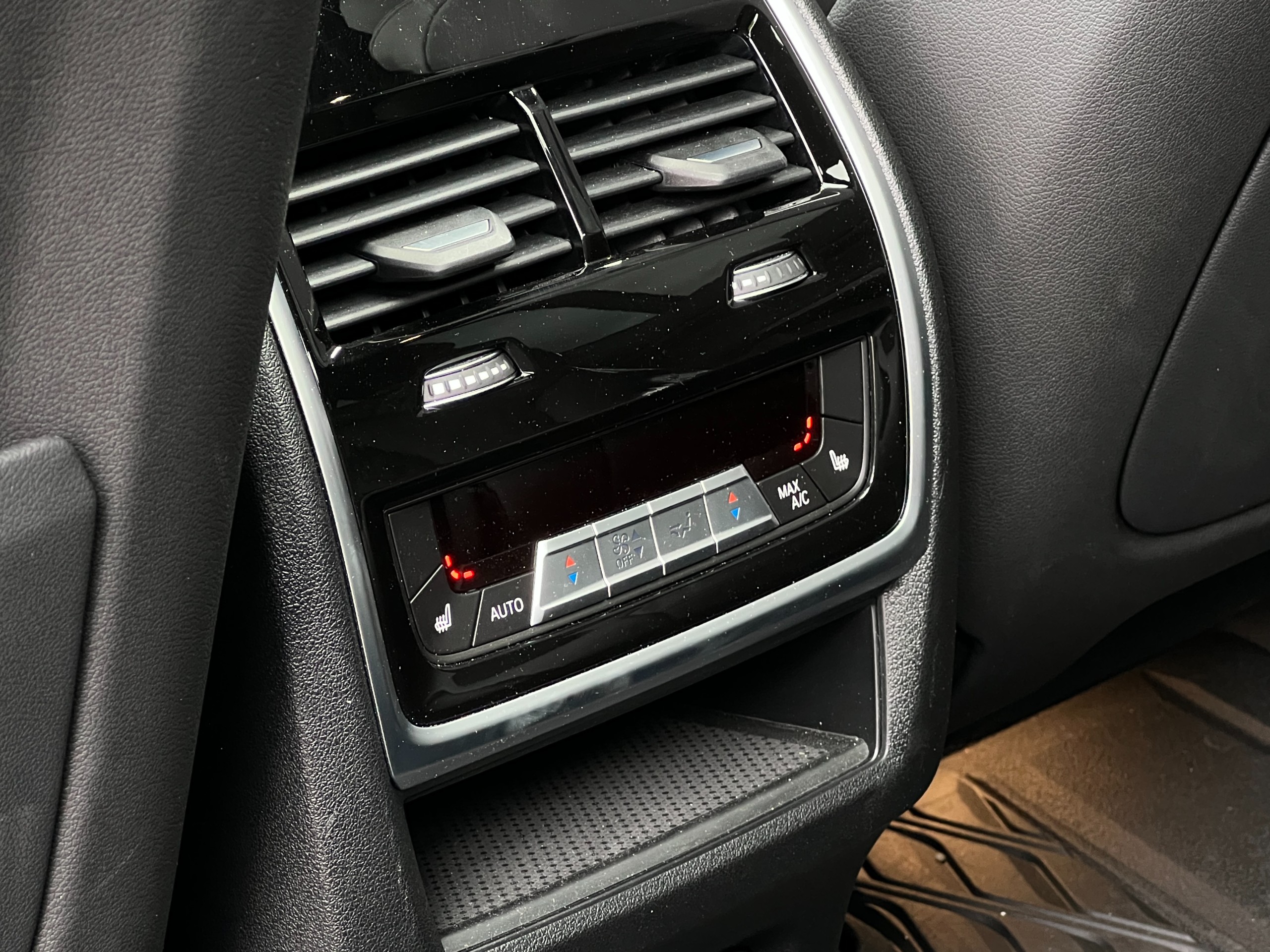 2020 BMW X7 M50i | No accident | BC Local | 3keys | One owner - Image 18