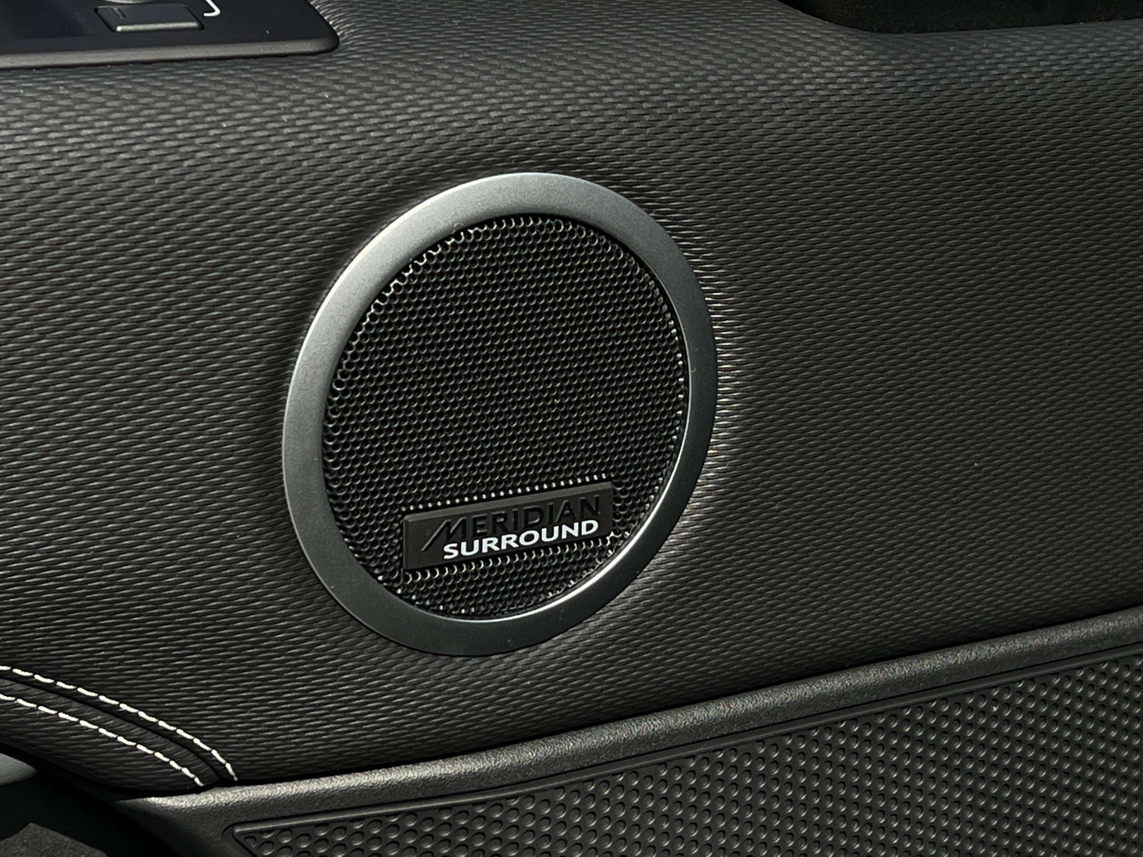 2024 Land Rover discovery p360 dynamic hse  - Image 9