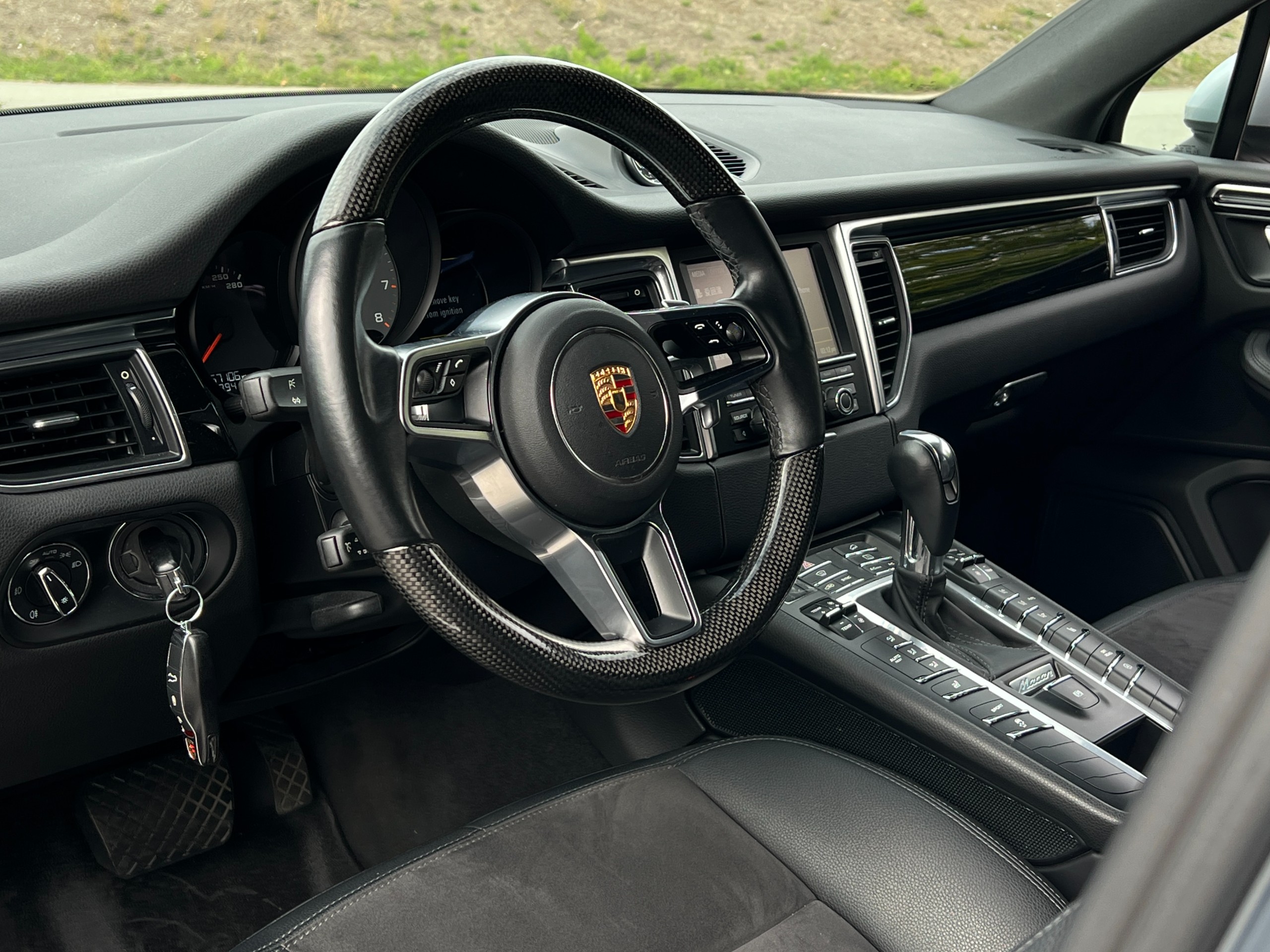 2015 Porsche Macan s | No accident | BC Local - Image 9