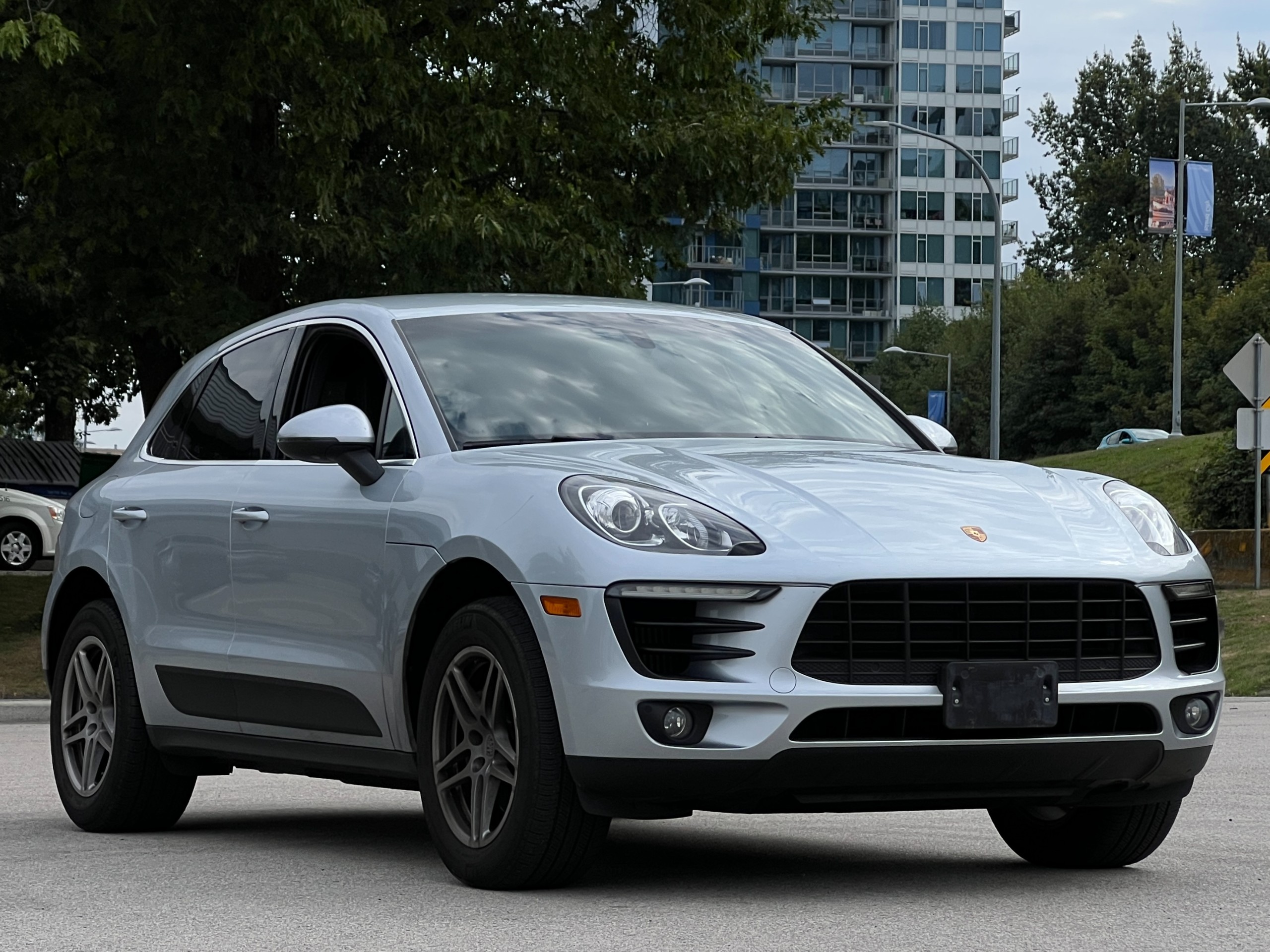 2015 Porsche Macan s | No accident | BC Local - Image 1