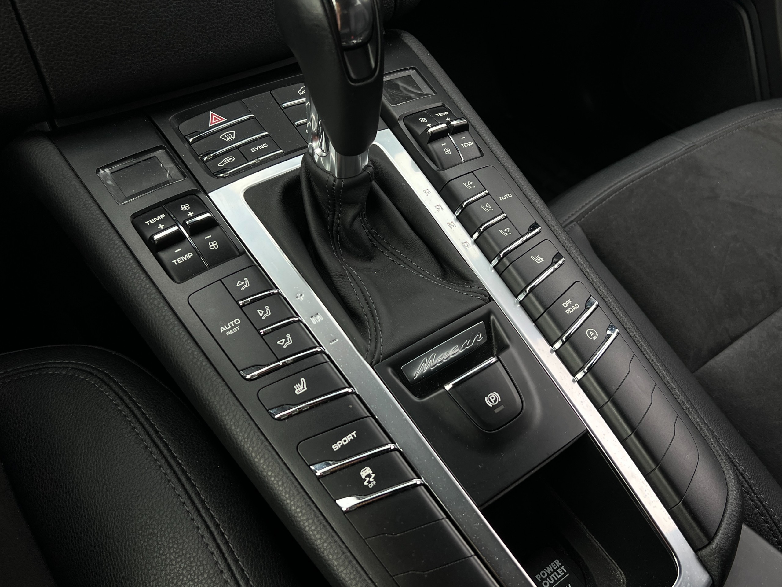 2015 Porsche Macan s | No accident | BC Local - Image 10