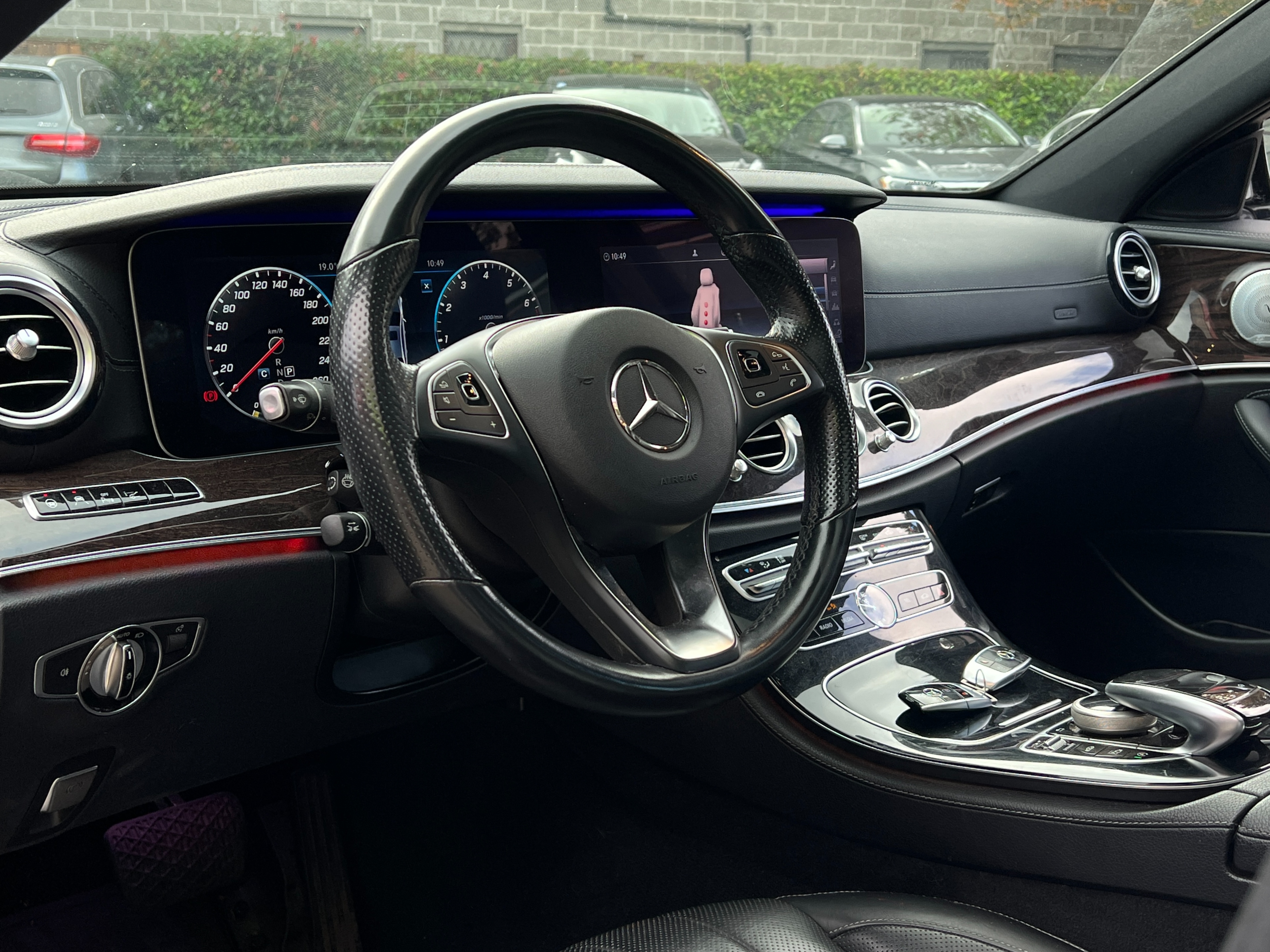 2018 Mercedes-Benz e400 4matic - Image 13