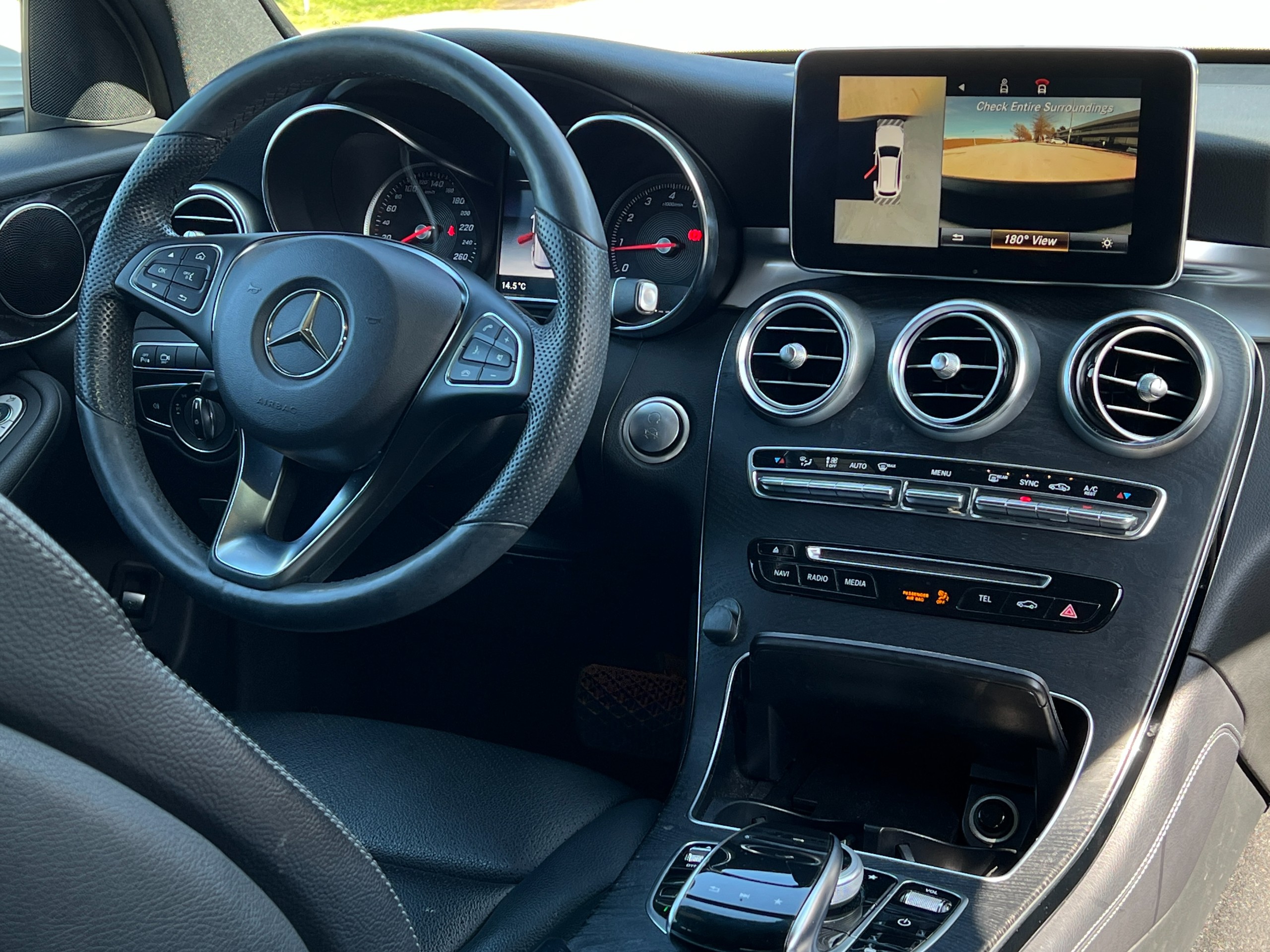2018 Mercedes-Benz glc300 | BC Local - Image 9