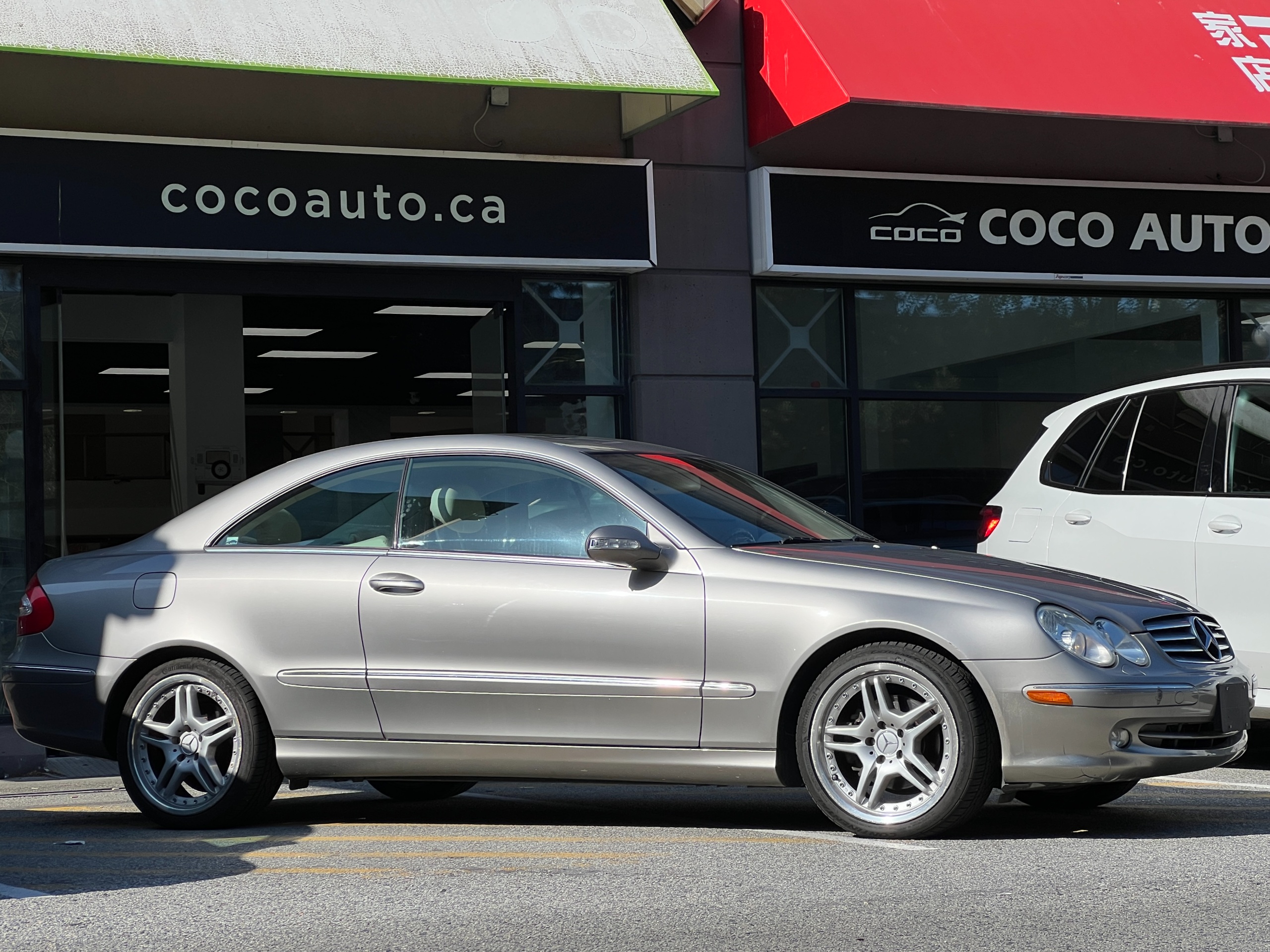 2003 Mercedes-Benz CLK320 - Image 2