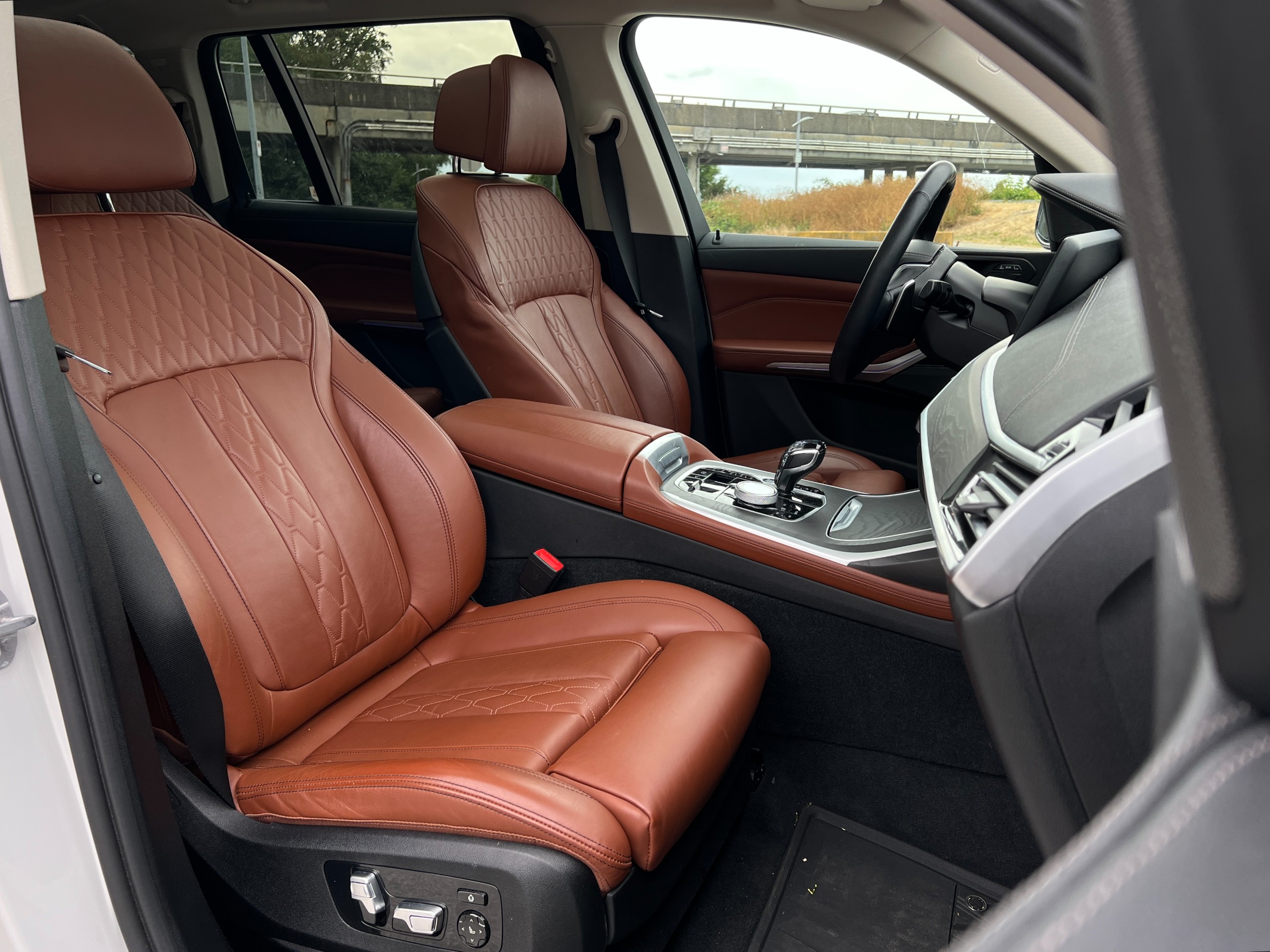 2022 BMW x7 xdrive40i |No accident | BC Local | 6 seater - Image 9