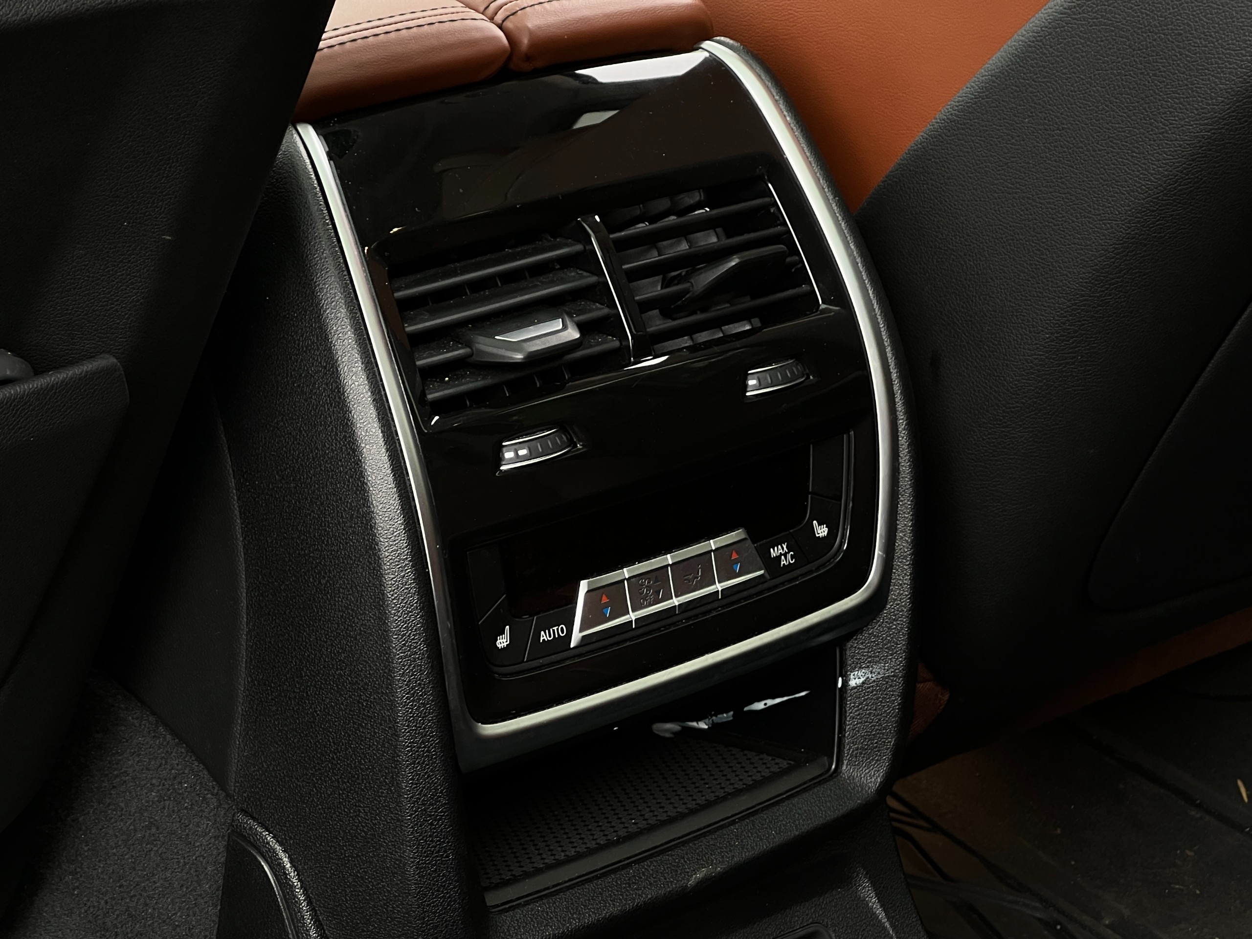 2022 BMW x7 xdrive40i |No accident | BC Local | 6 seater - Image 17