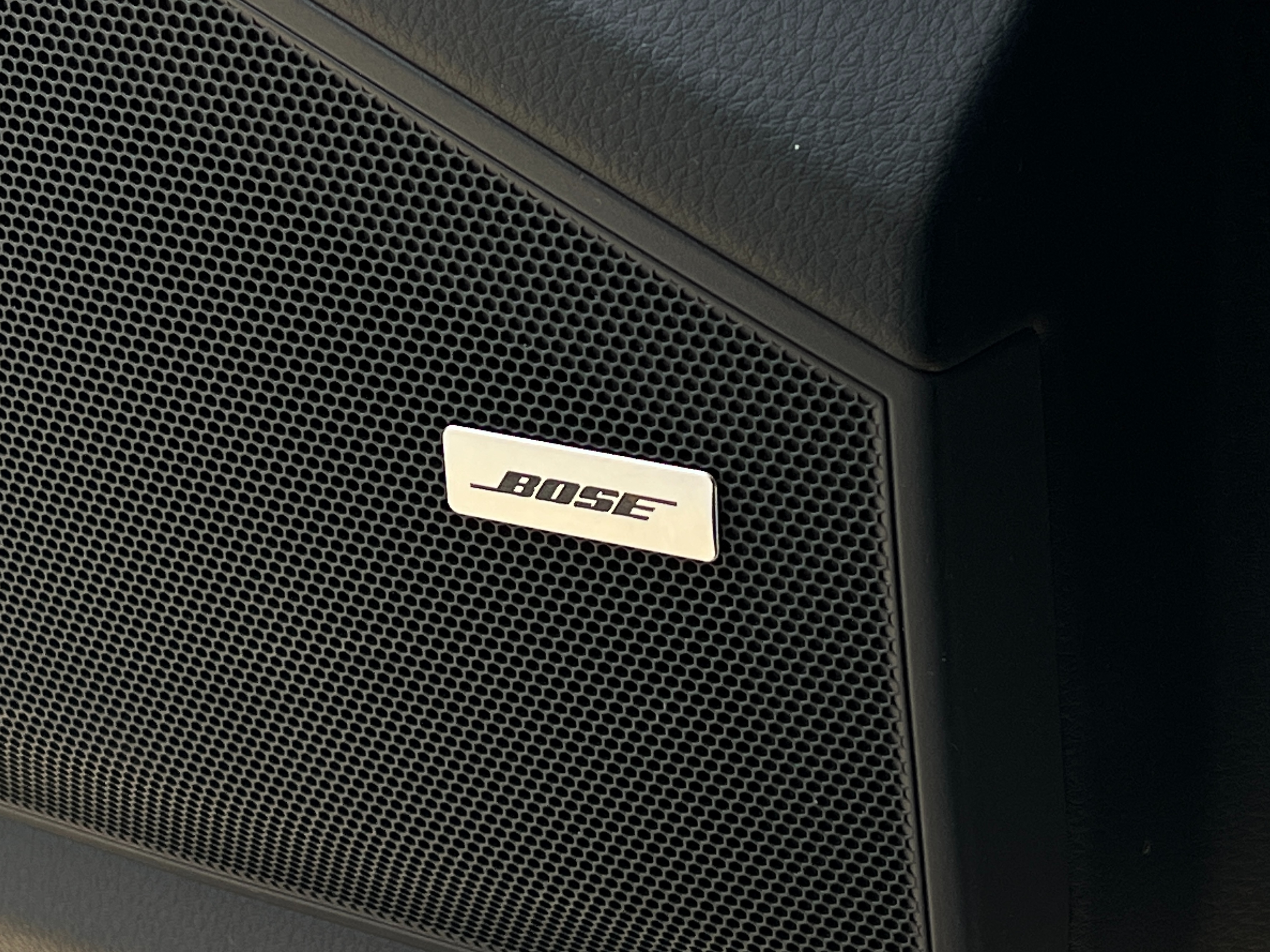 2020 Porsche Cayenne - Image 14