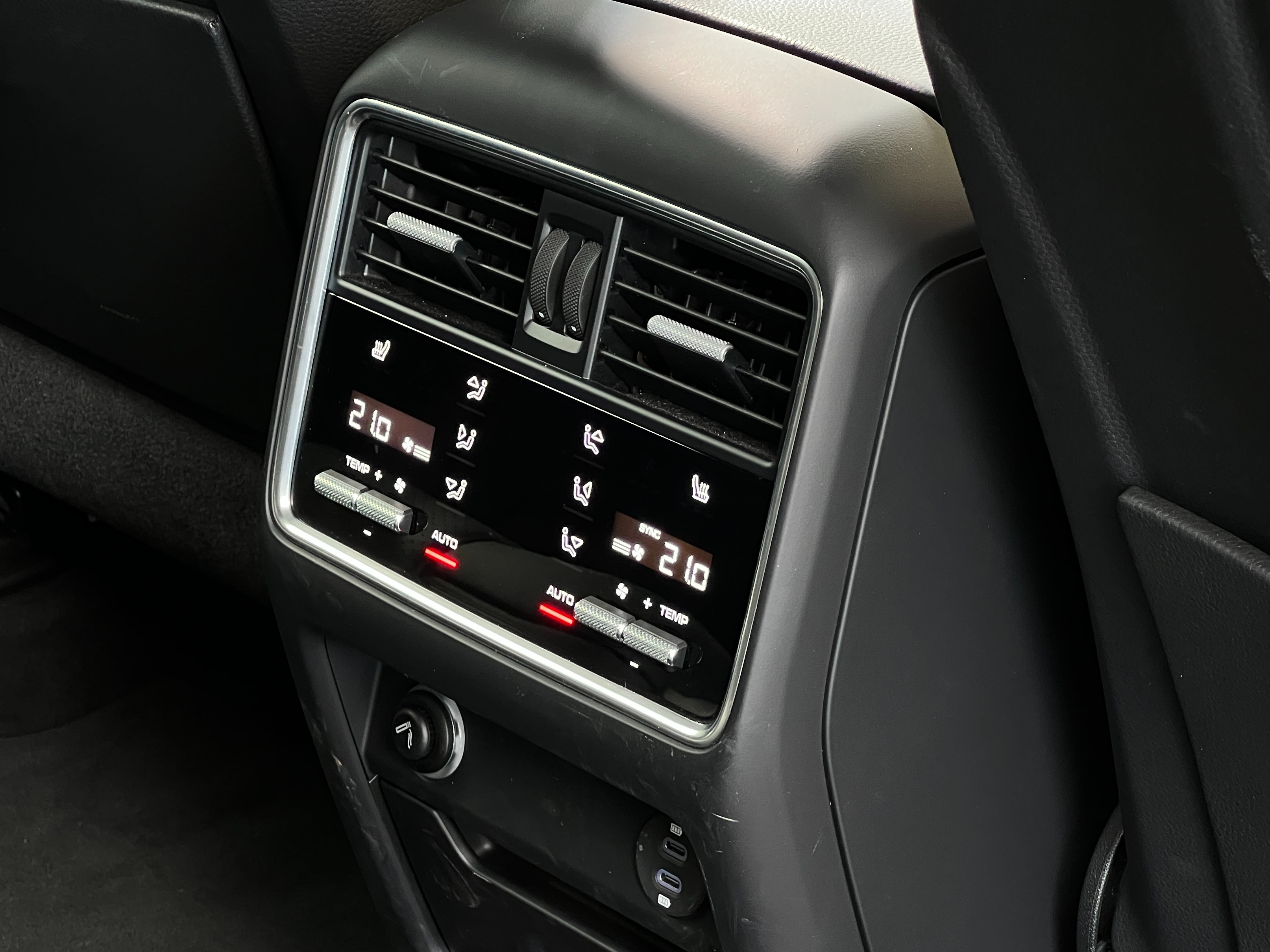 2020 Porsche Cayenne - Image 15