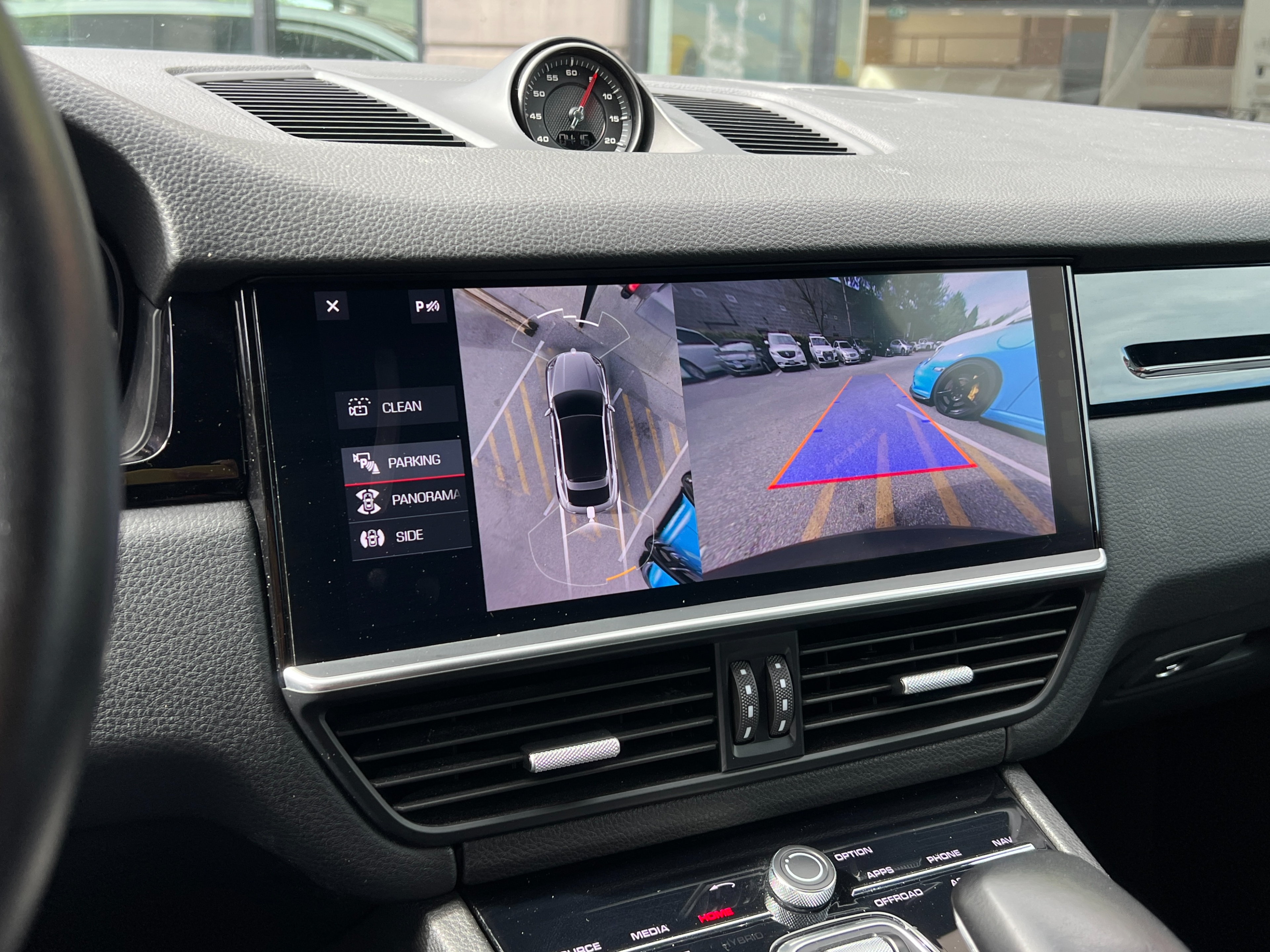 2020 Porsche Cayenne - Image 9