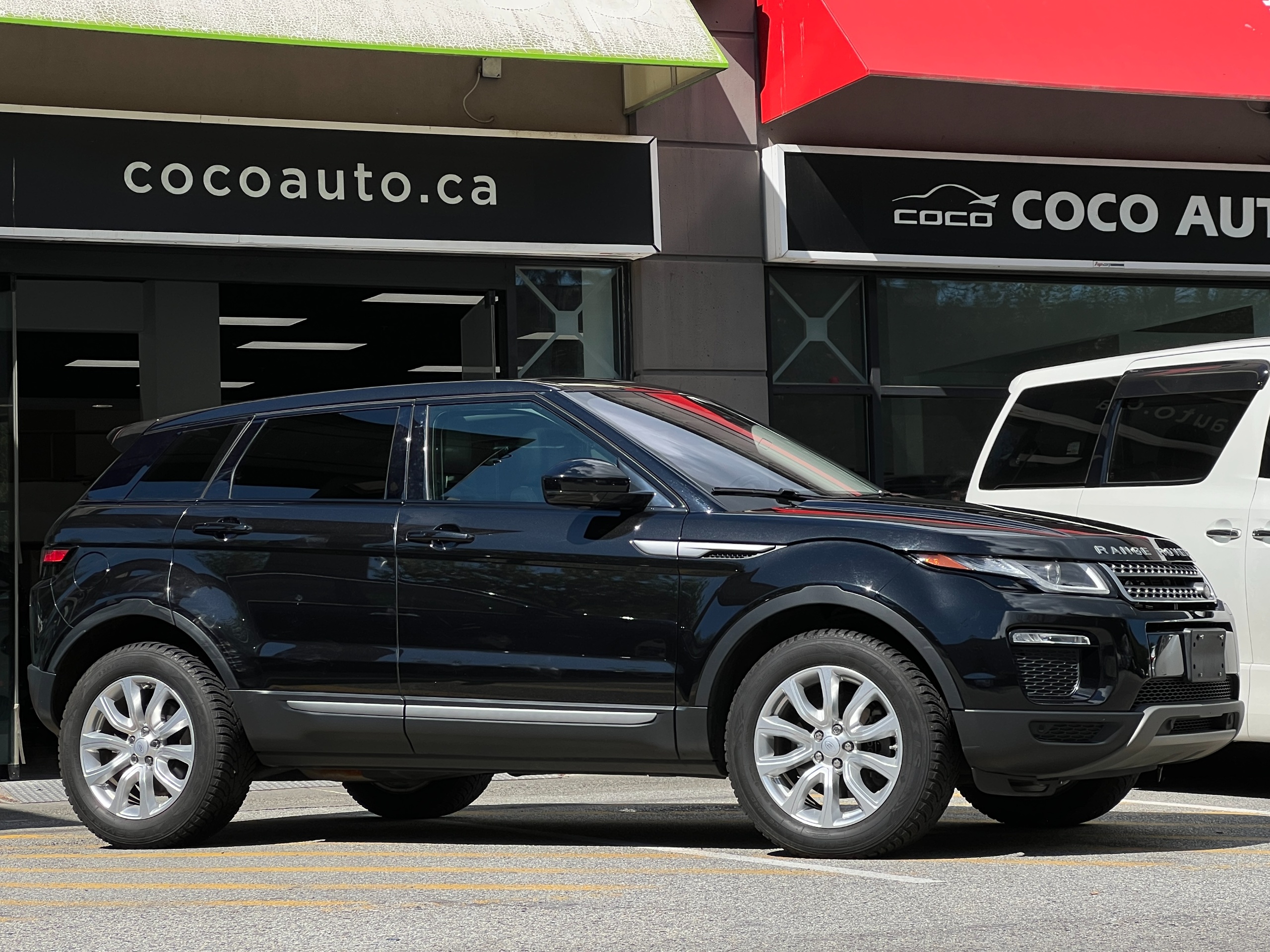 2018 Land Rover Range Rover - Image 2