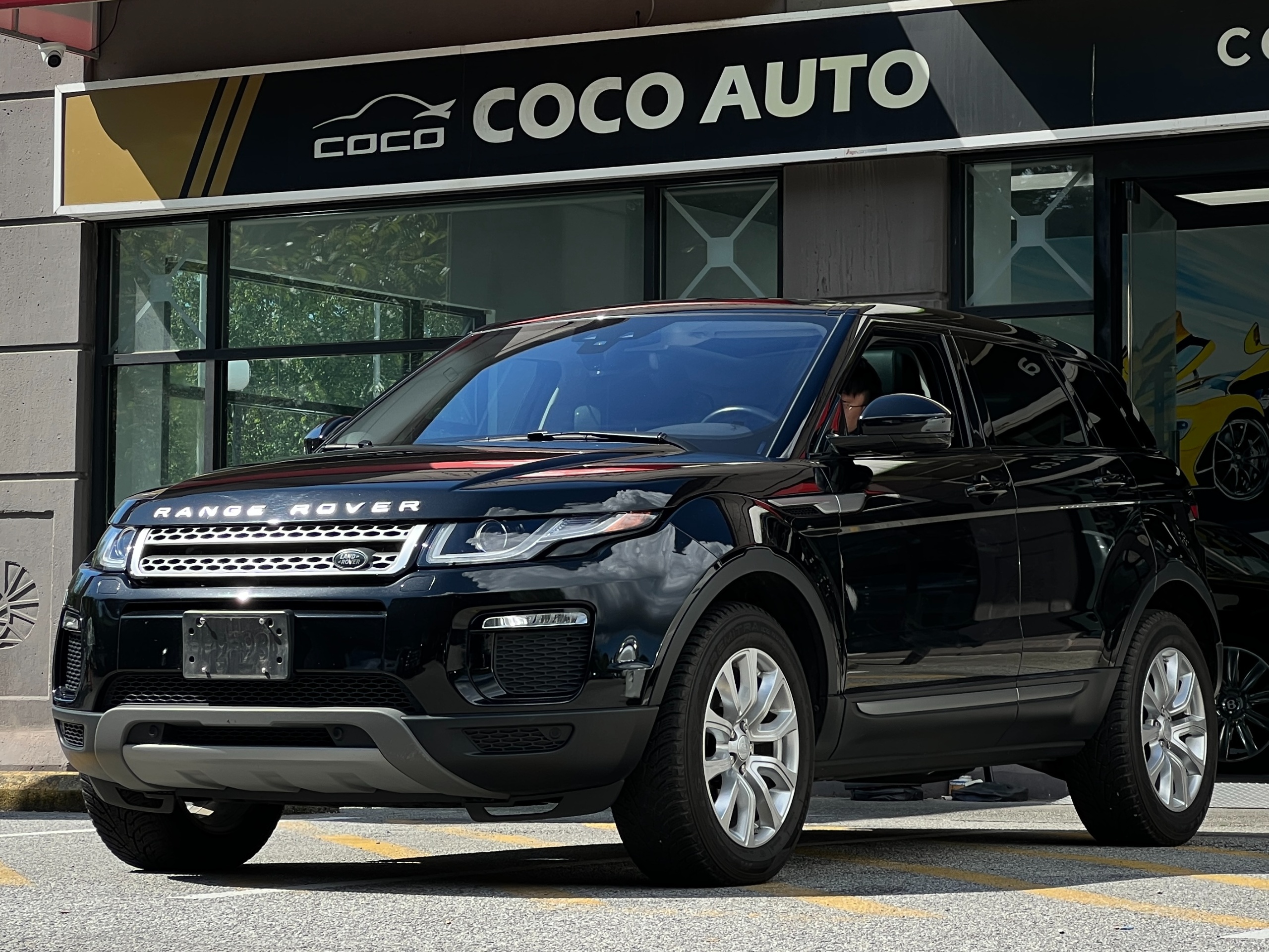 2018 Land Rover Range Rover - Image 4