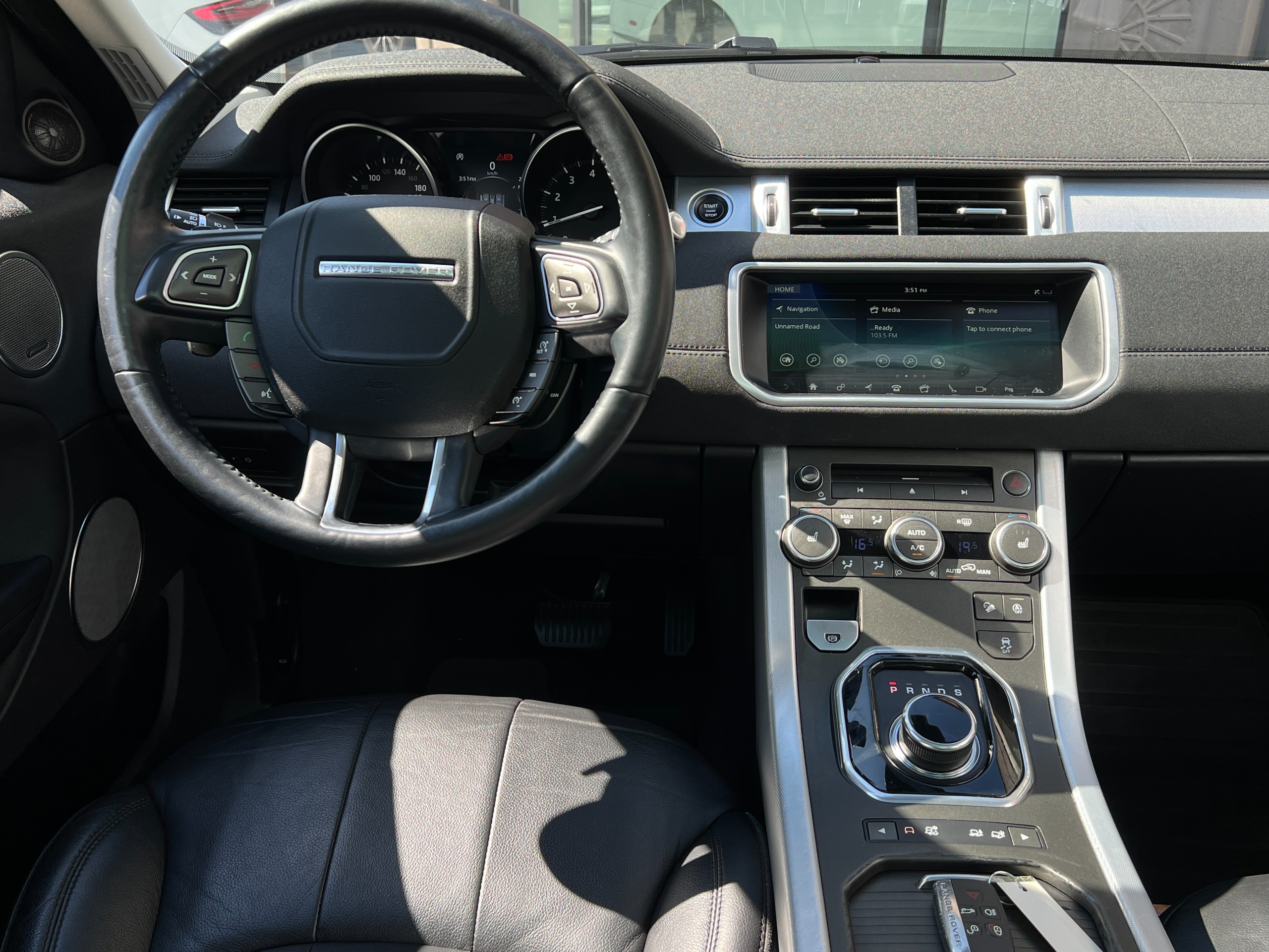 2018 Land Rover Range Rover - Image 15