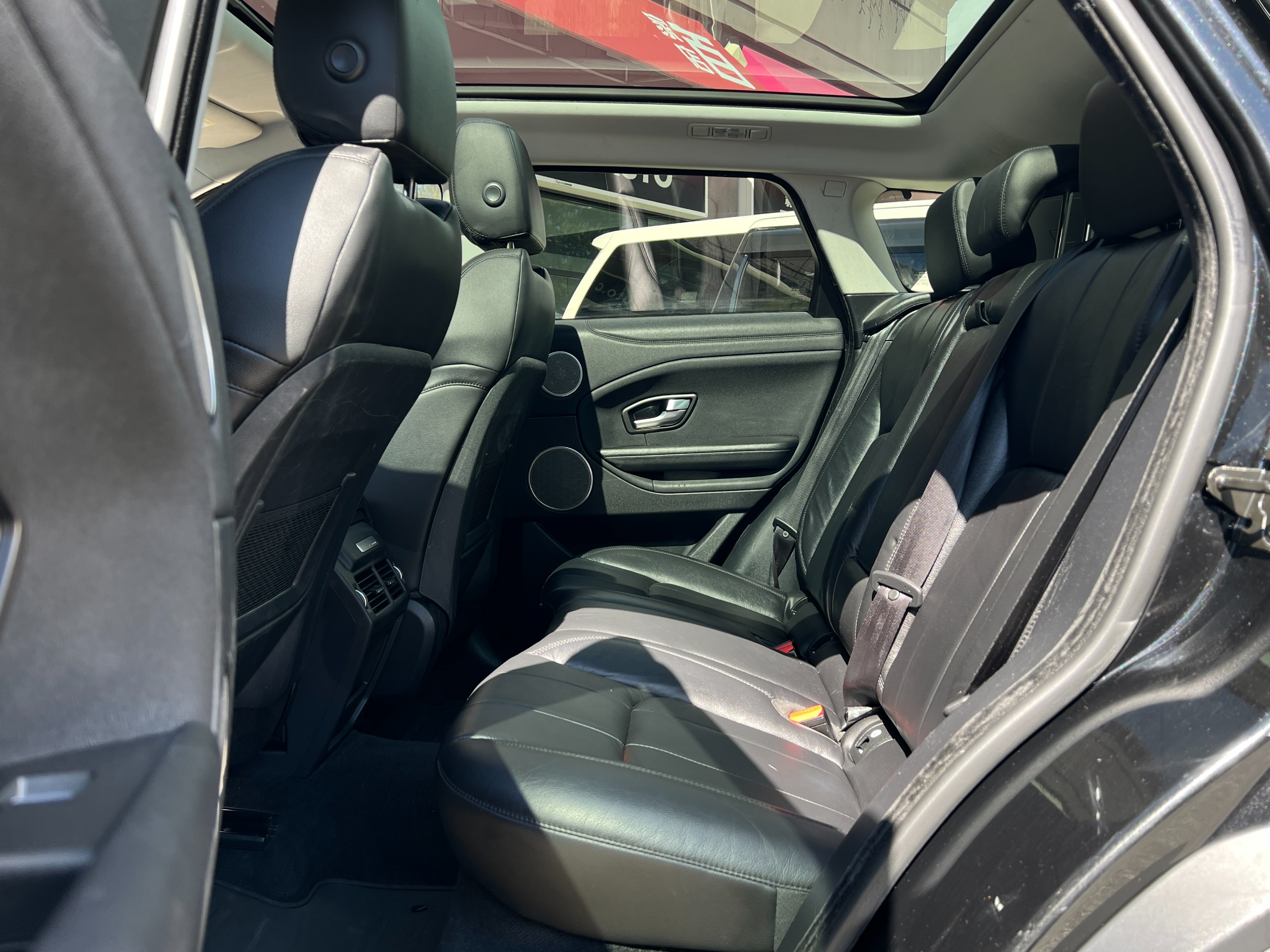 2018 Land Rover Range Rover - Image 17