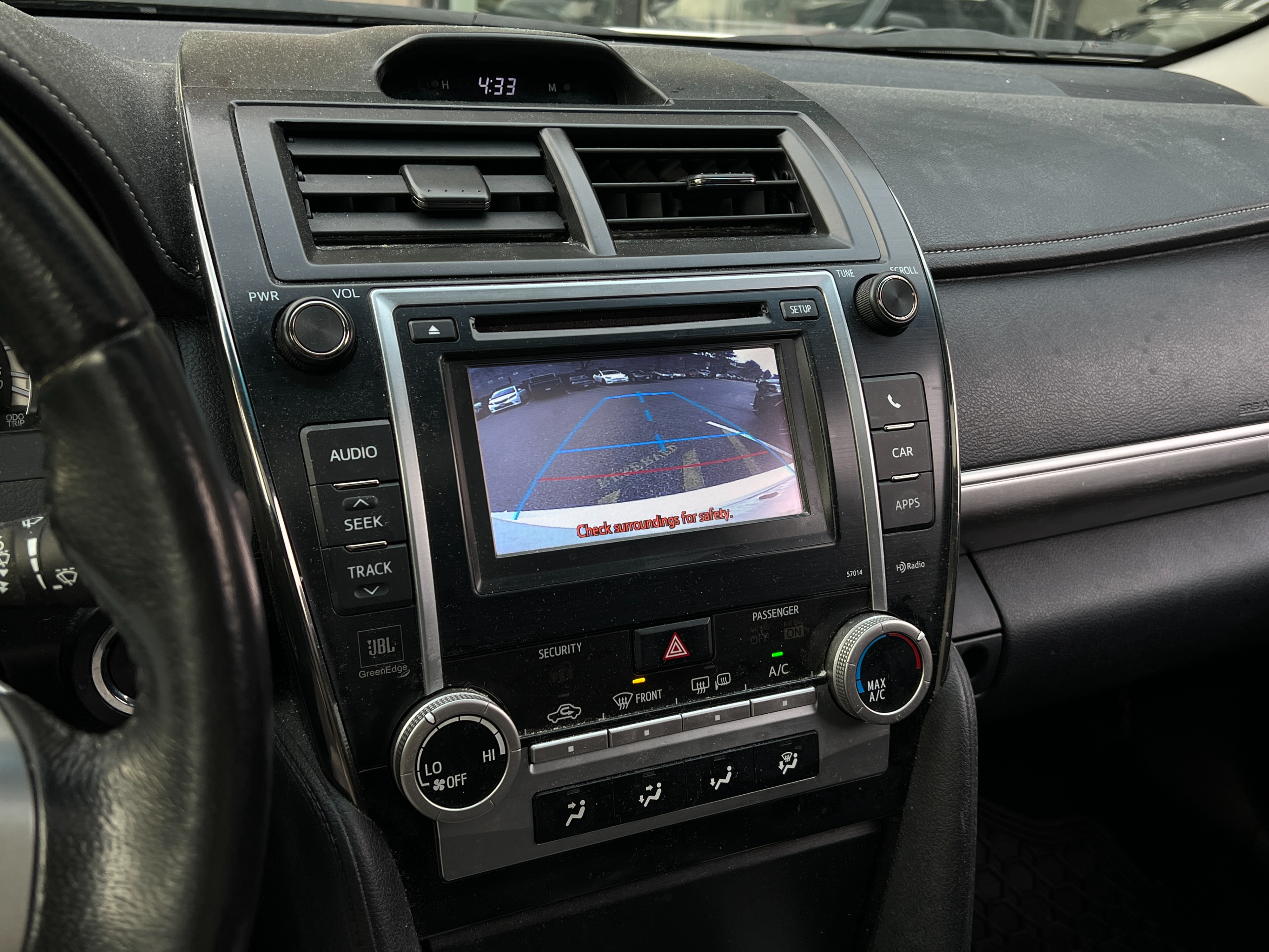 2012 Toyota Camry ｜BC Local - Image 9