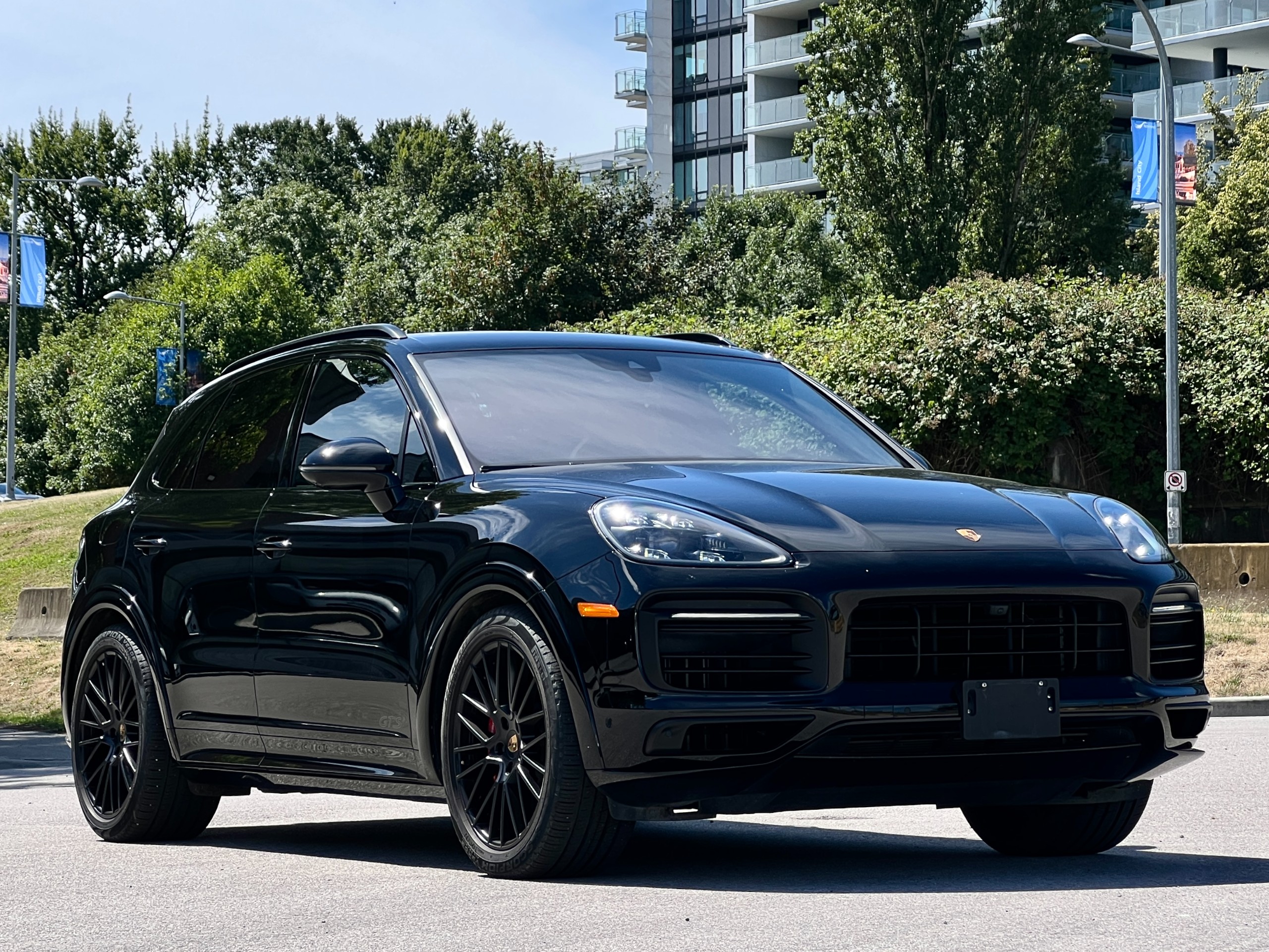2022 Porsche cayenne gts |No accident - Image 1