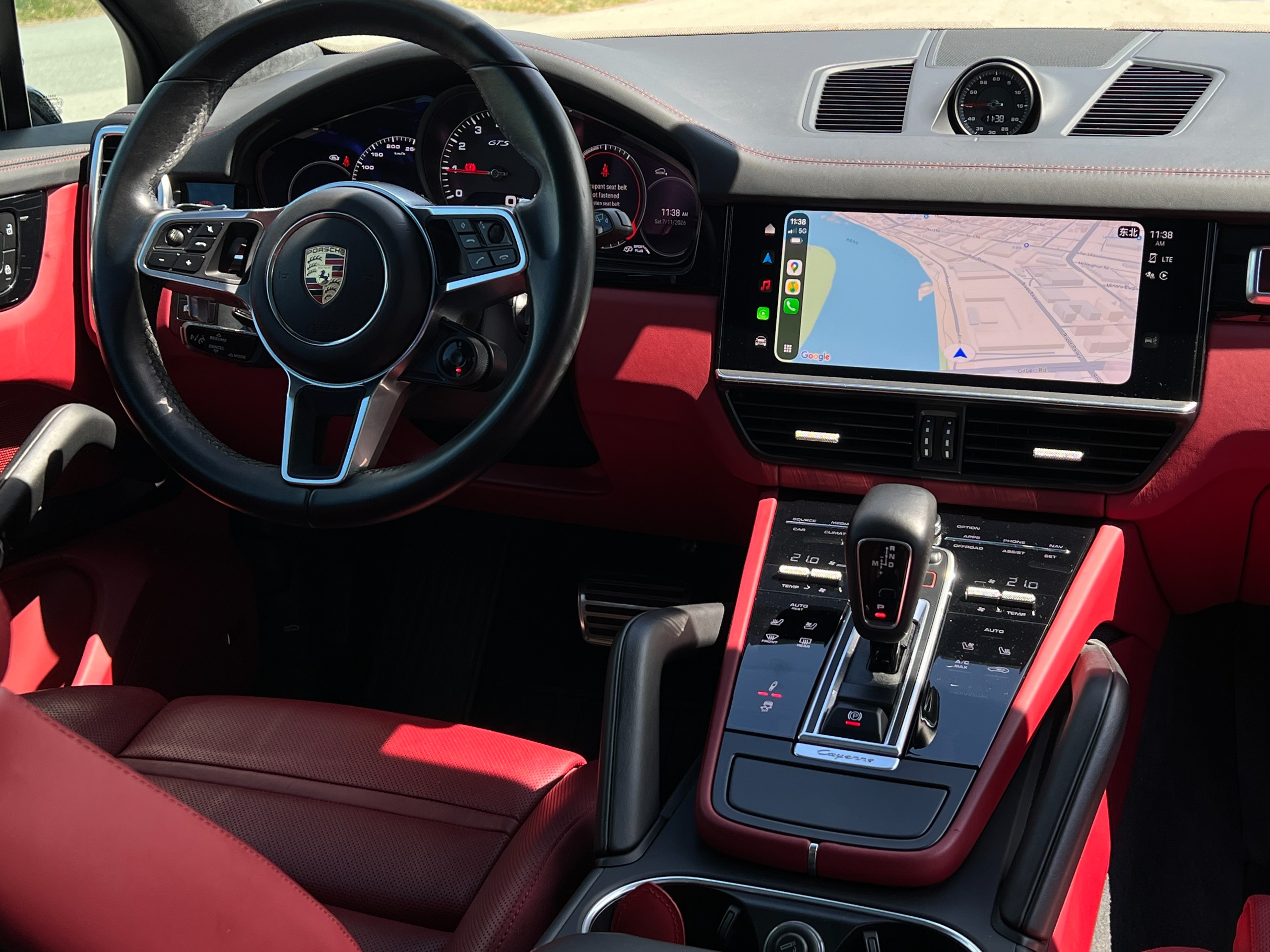 2022 Porsche cayenne gts |No accident - Image 15