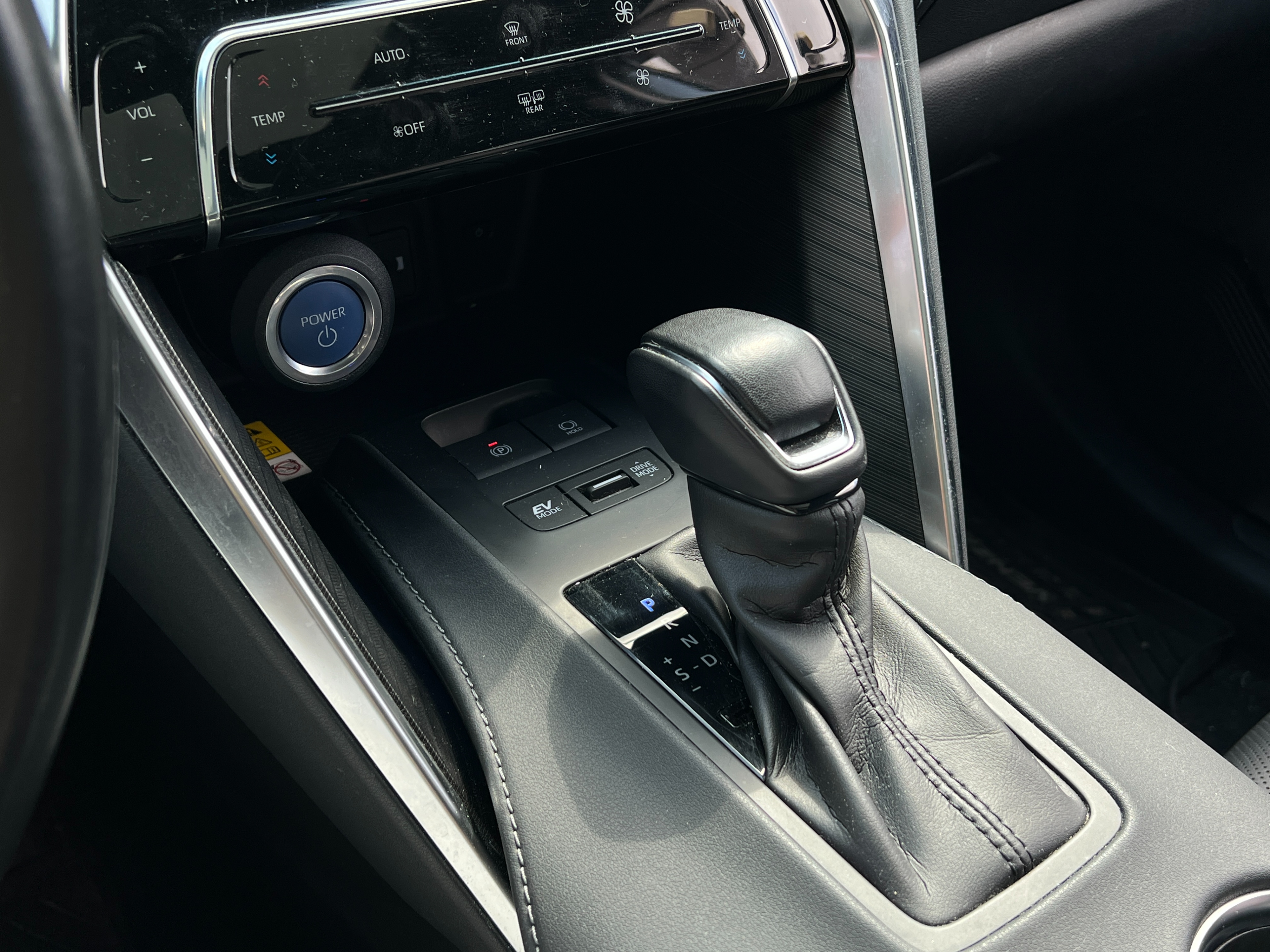 2021 Toyota Venza Limited hybrid - Image 11