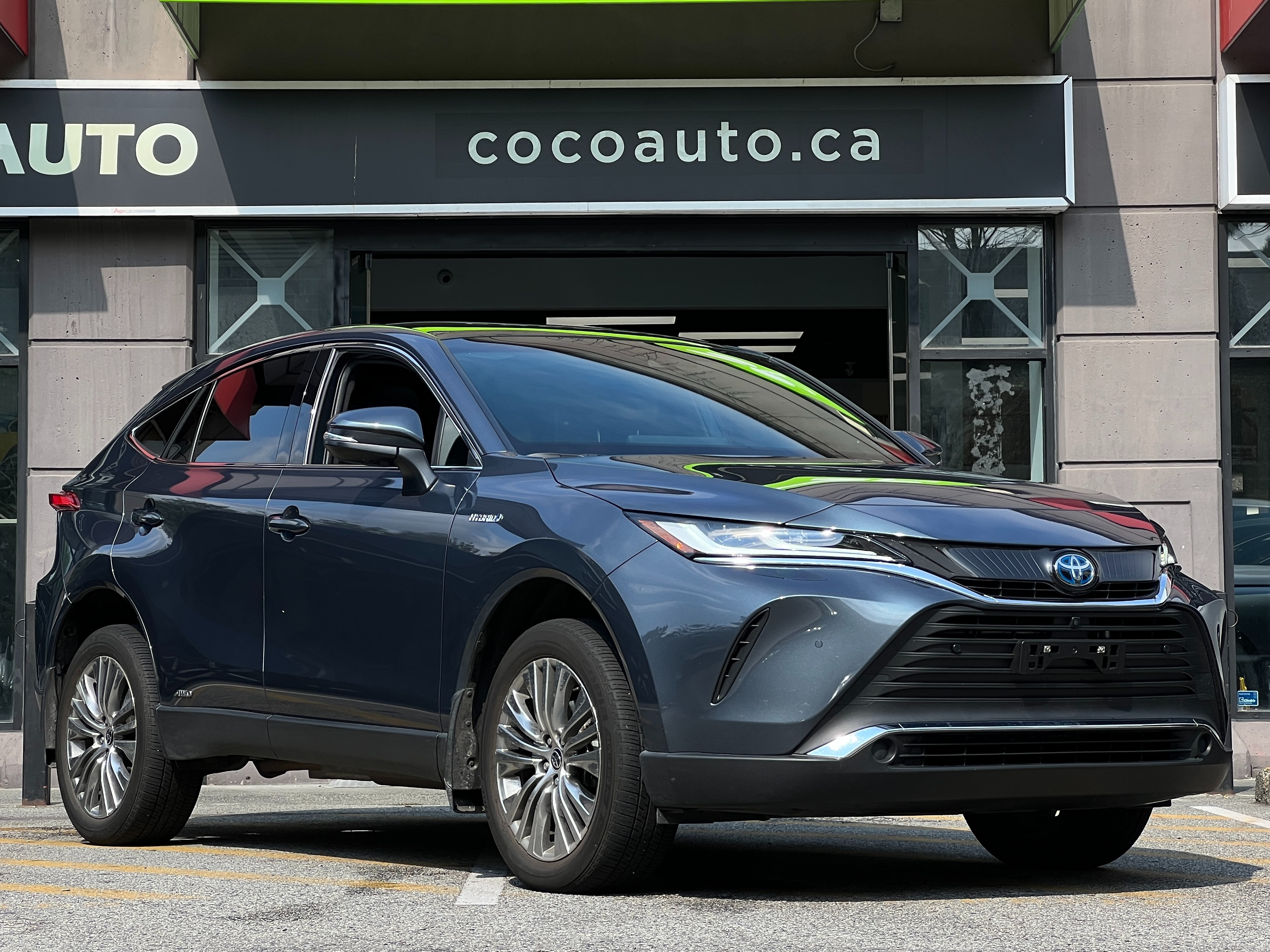 2021 Toyota Venza Limited hybrid - Image 1