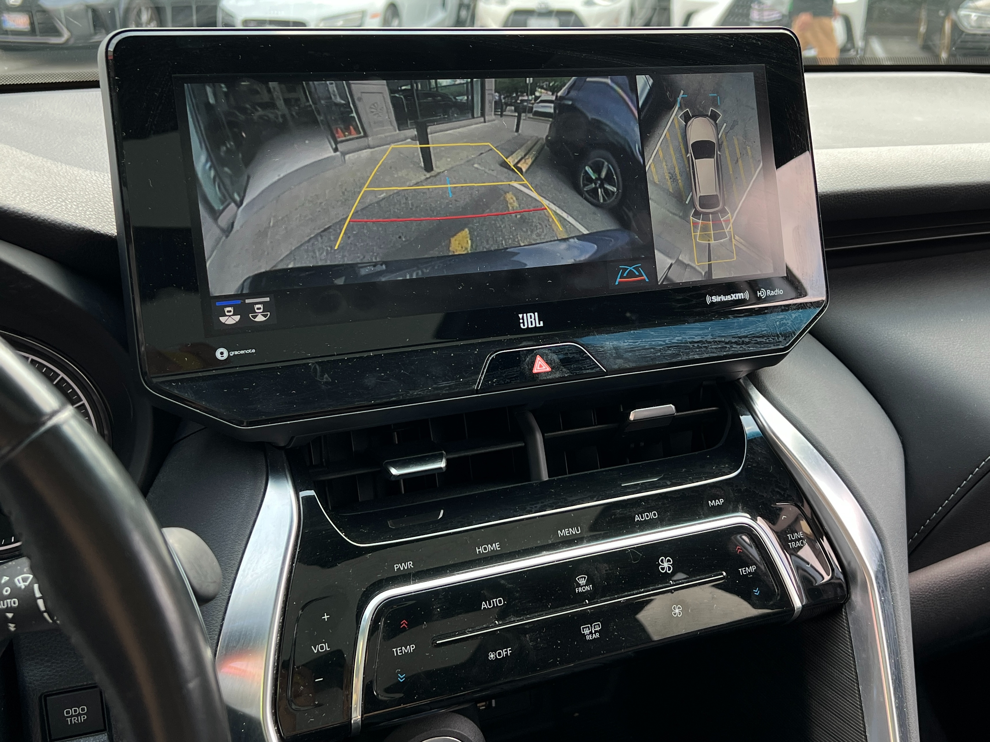 2021 Toyota Venza Limited hybrid - Image 9