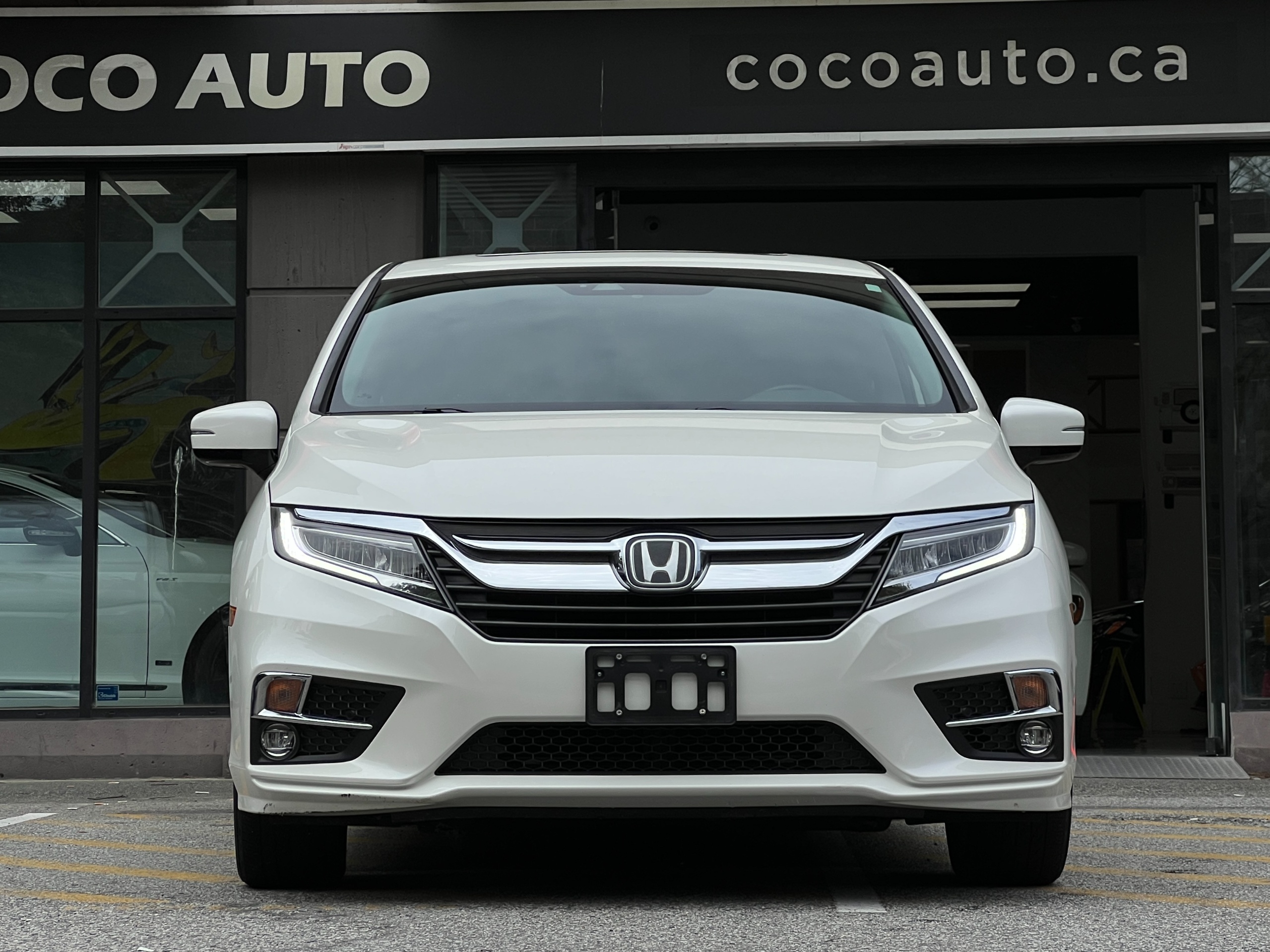 2019 Honda Odyssey Touring - Image 3