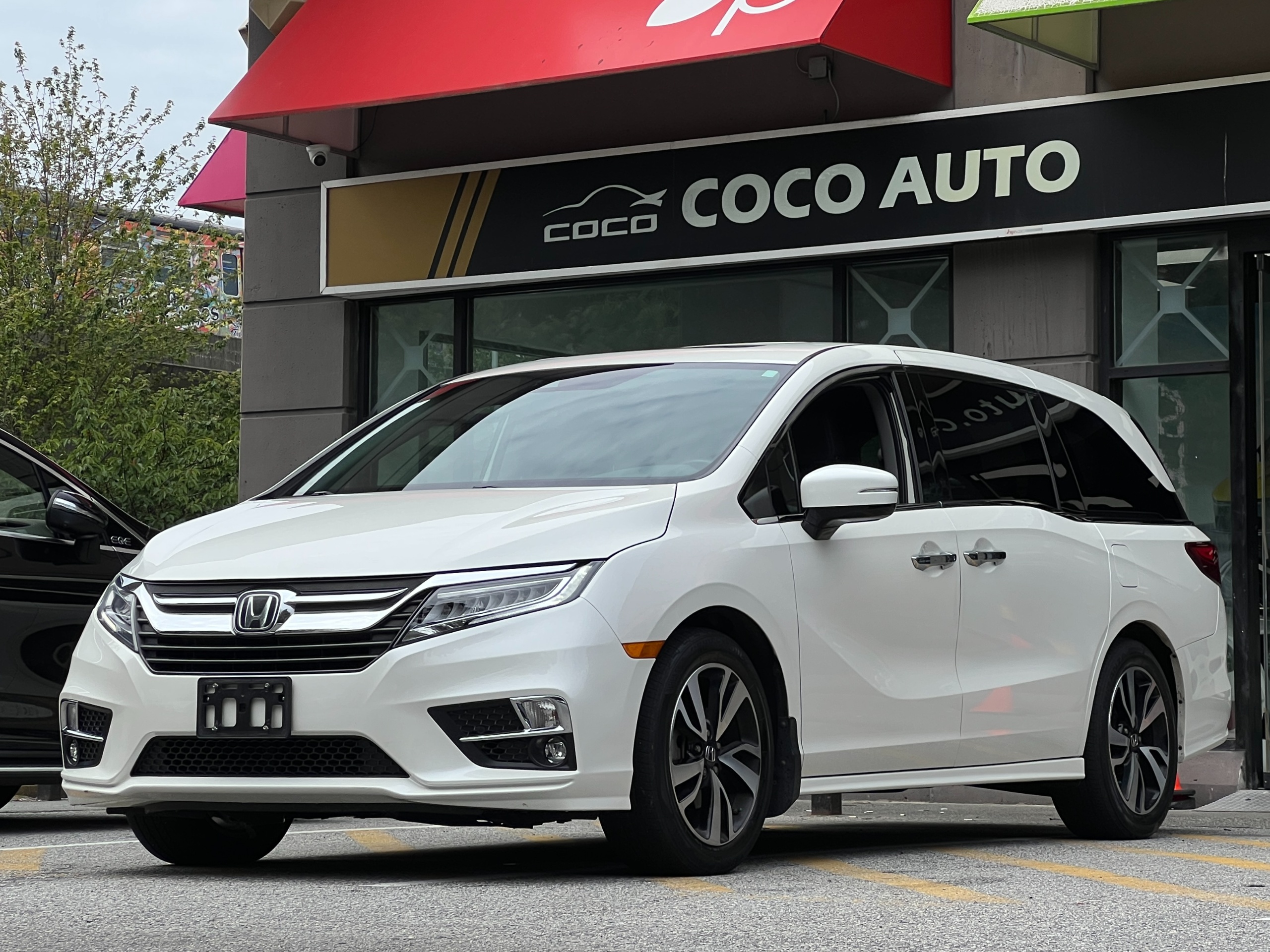 2019 Honda Odyssey Touring - Image 4