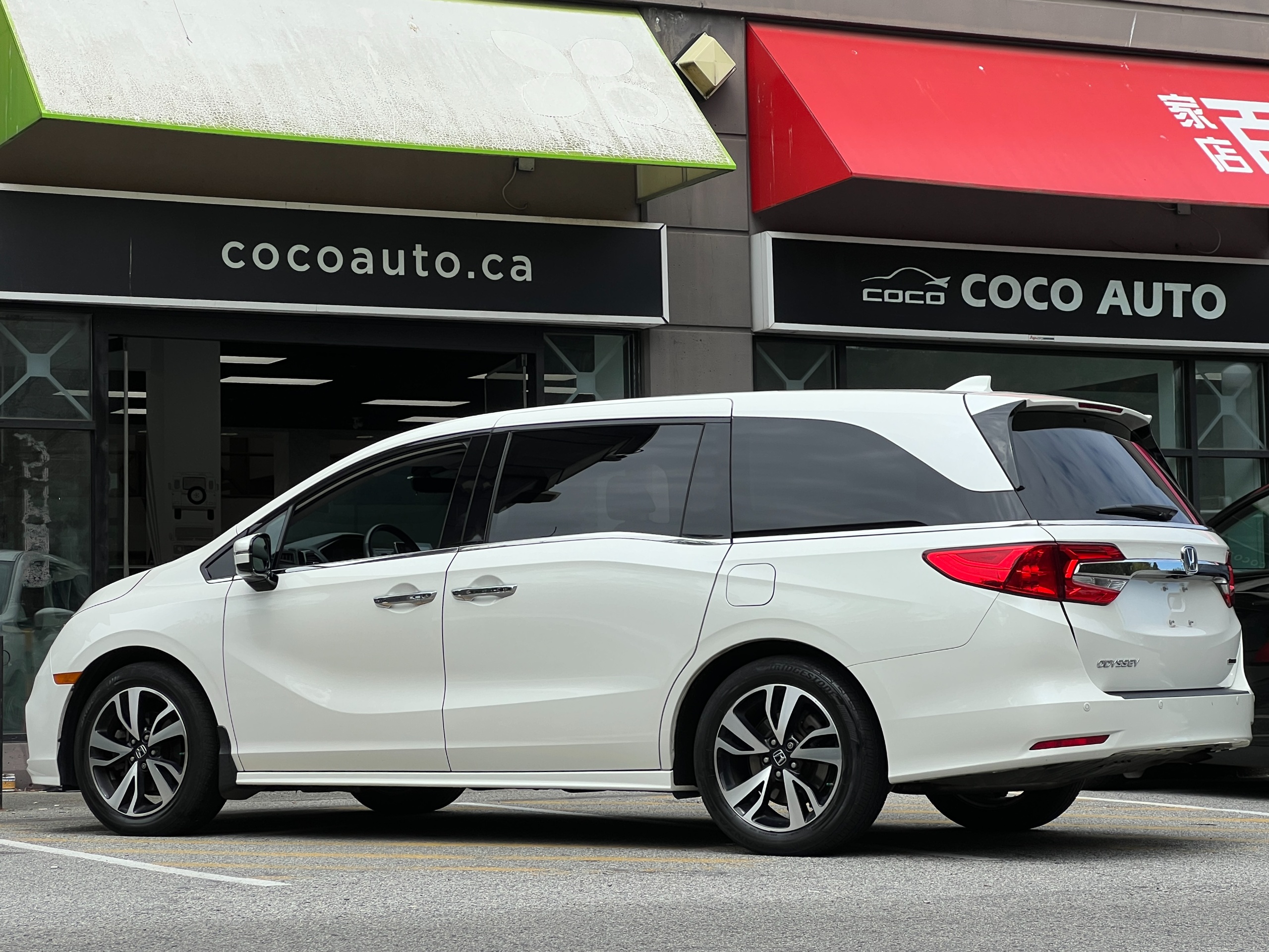 2019 Honda Odyssey Touring - Image 5