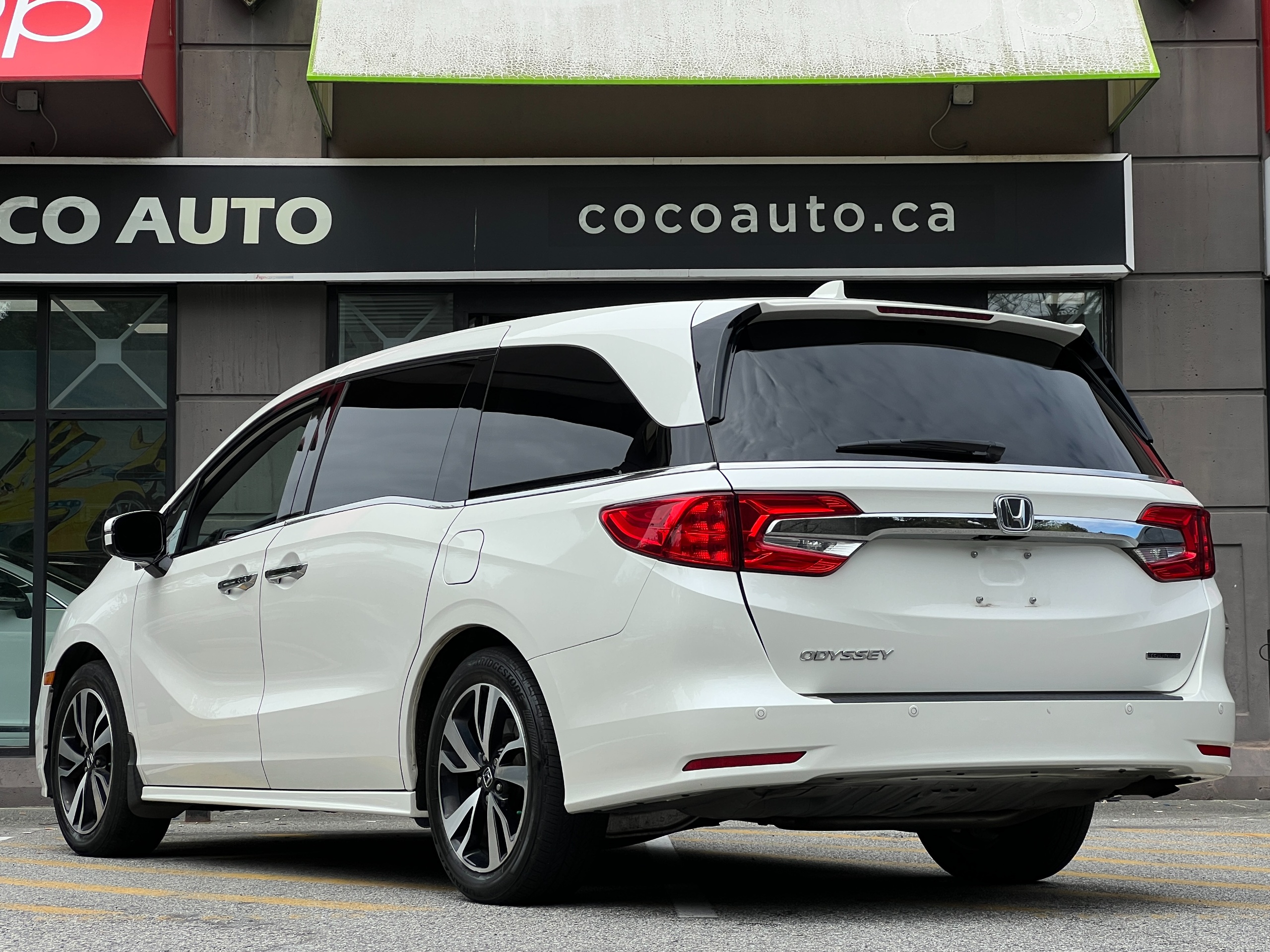 2019 Honda Odyssey Touring - Image 6