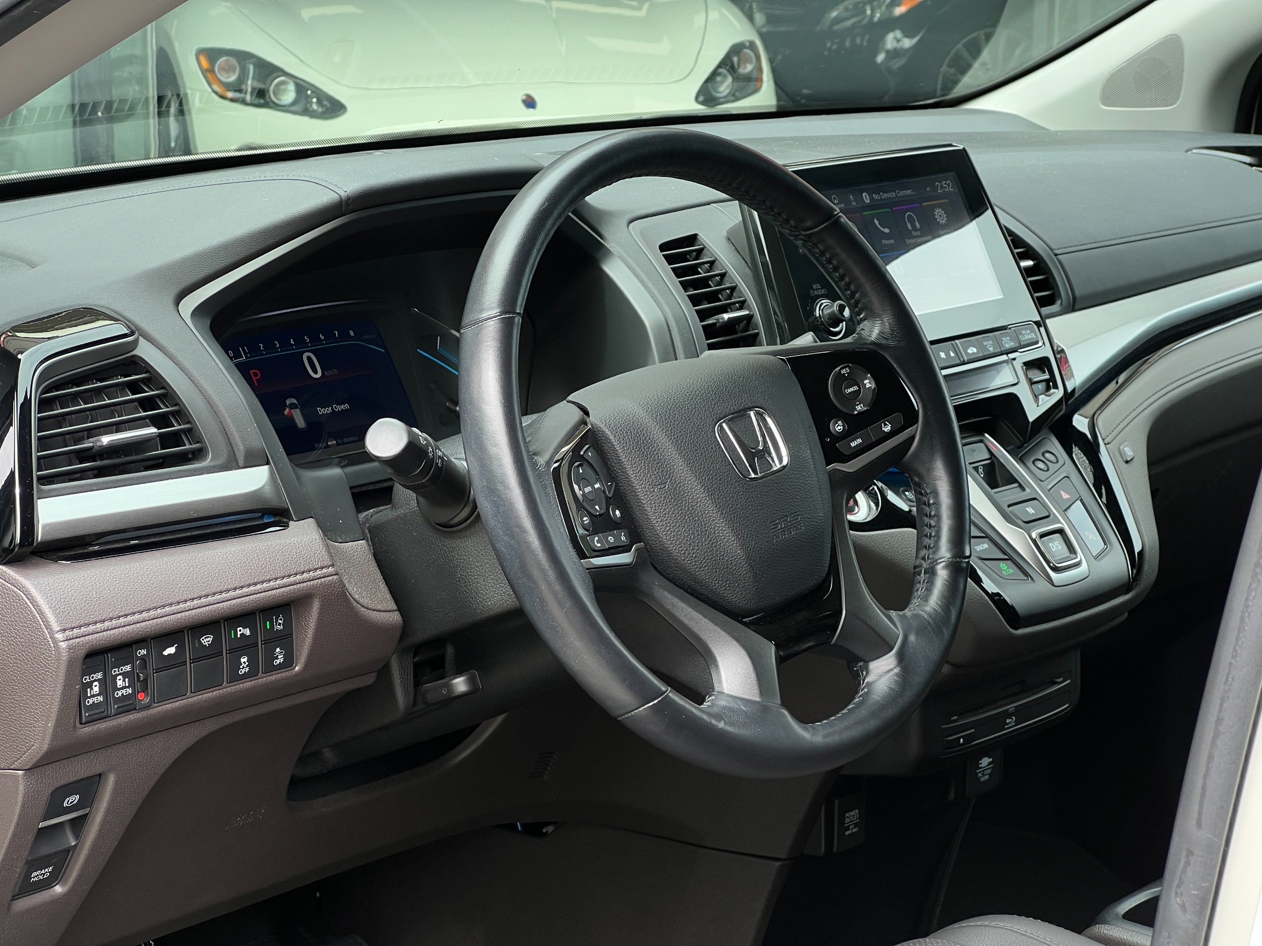 2019 Honda Odyssey Touring - Image 14