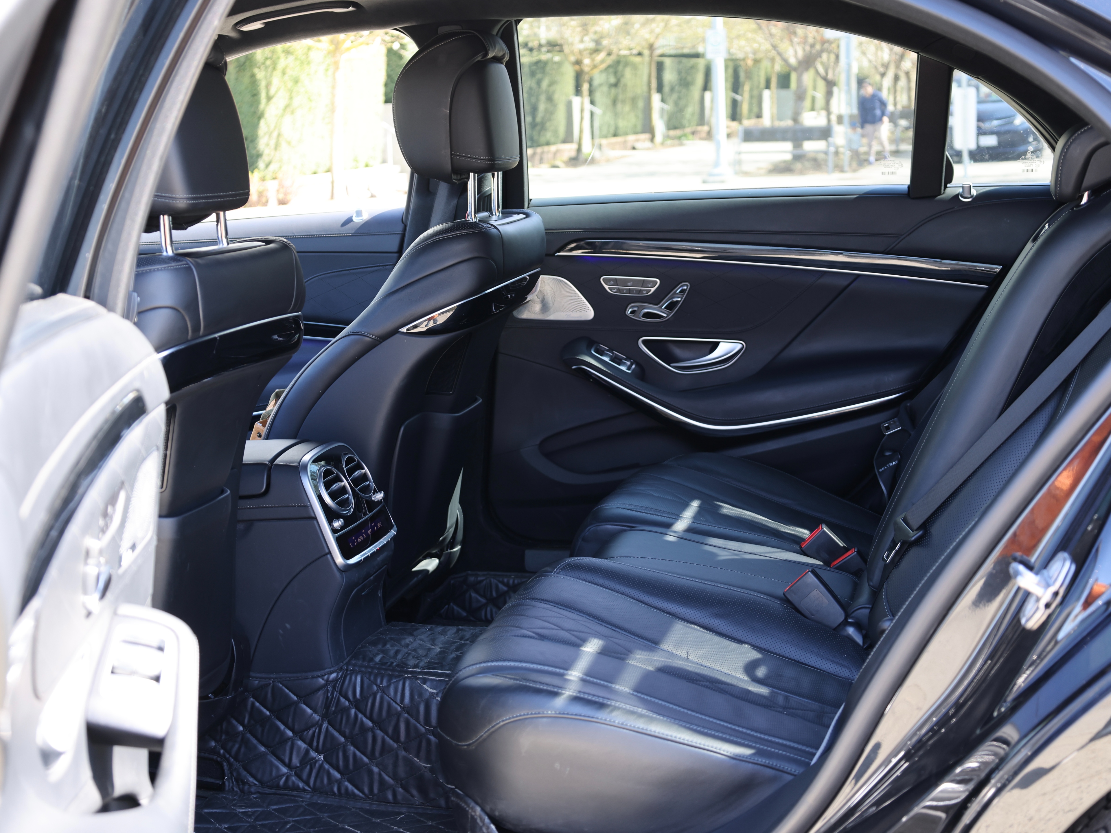 2020 Mercedes-Benz S560 - Image 17