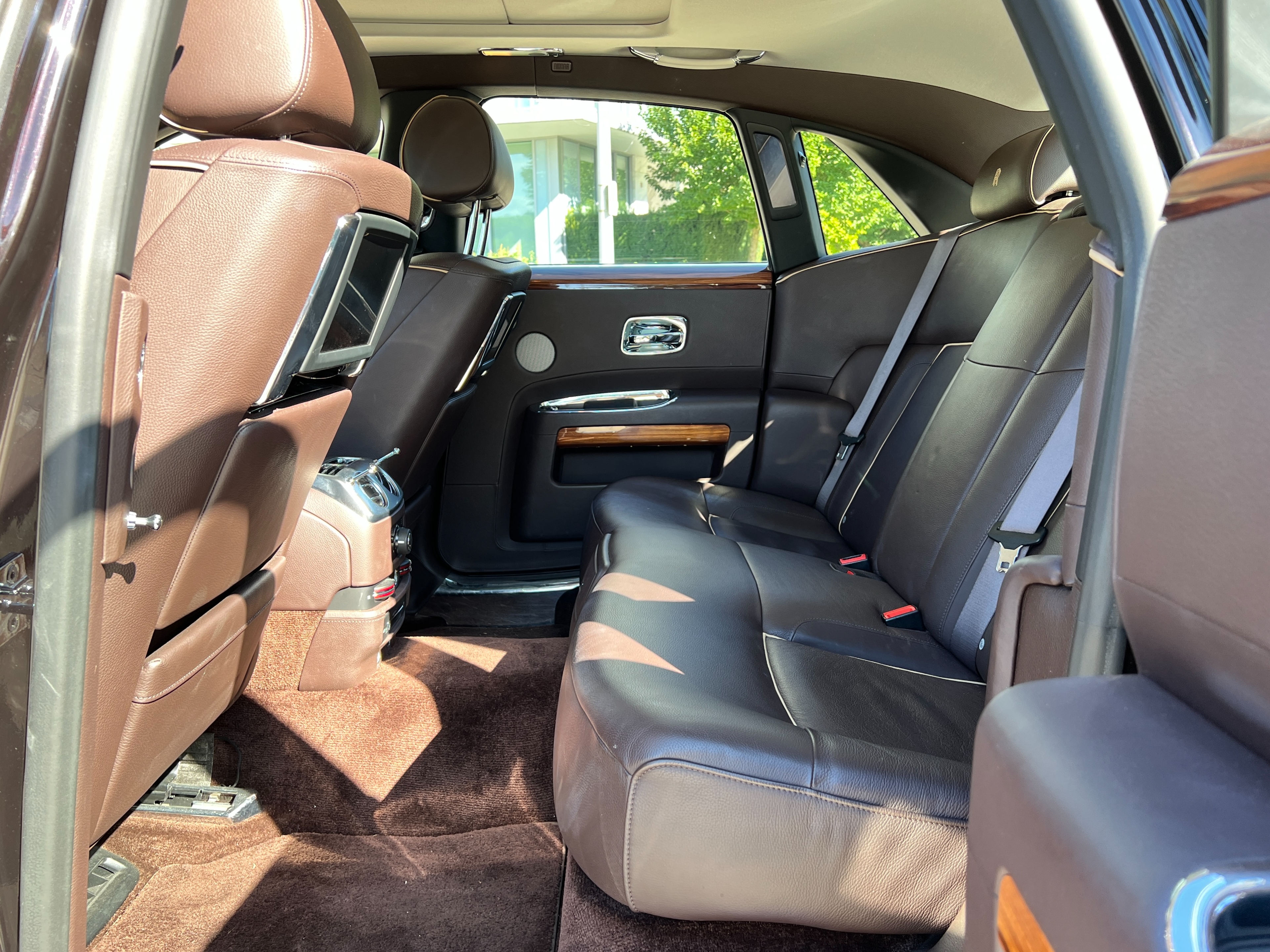 2014 Rolls-Royce Ghost - Image 19