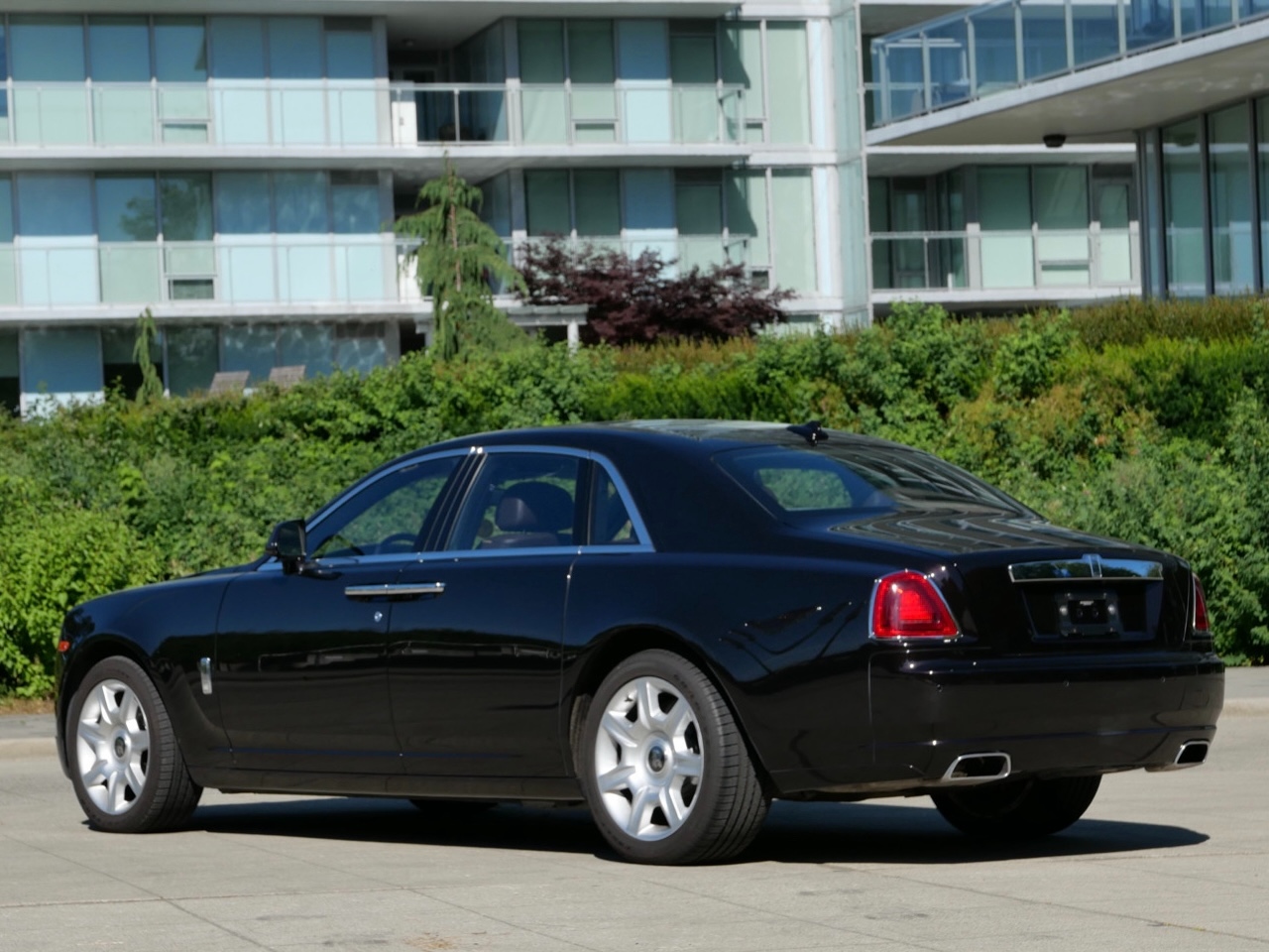 2014 Rolls-Royce Ghost - Image 7