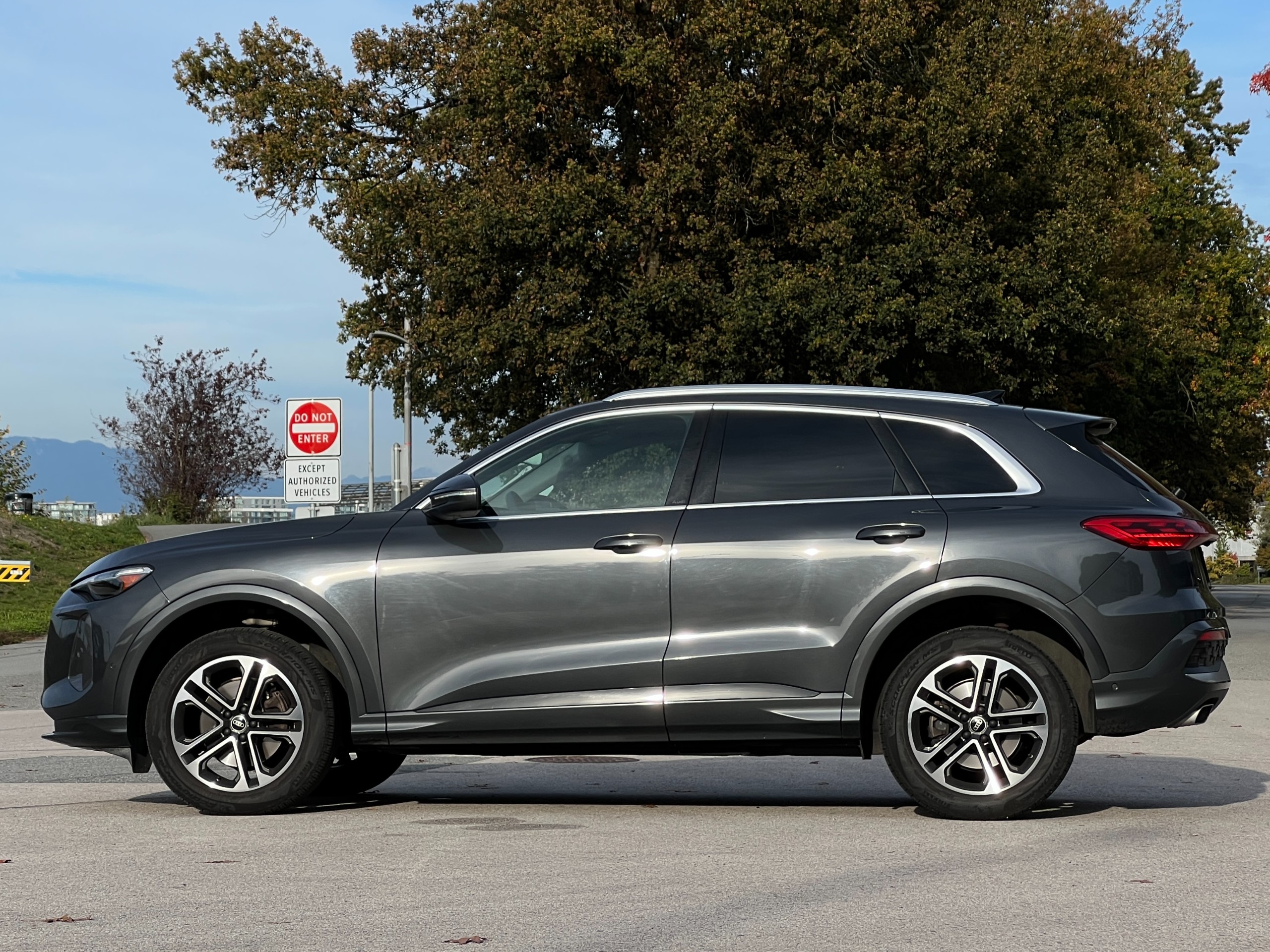2025 Audi Q5 progressiv | No accident | BC Local - Image 4