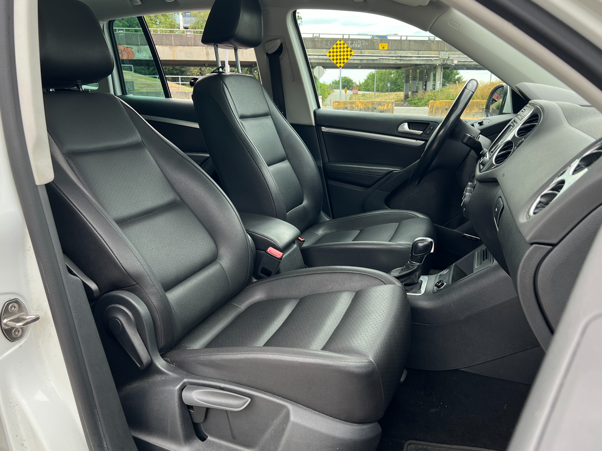 2016 Volkswagen Tiguan | BC Local - Image 15
