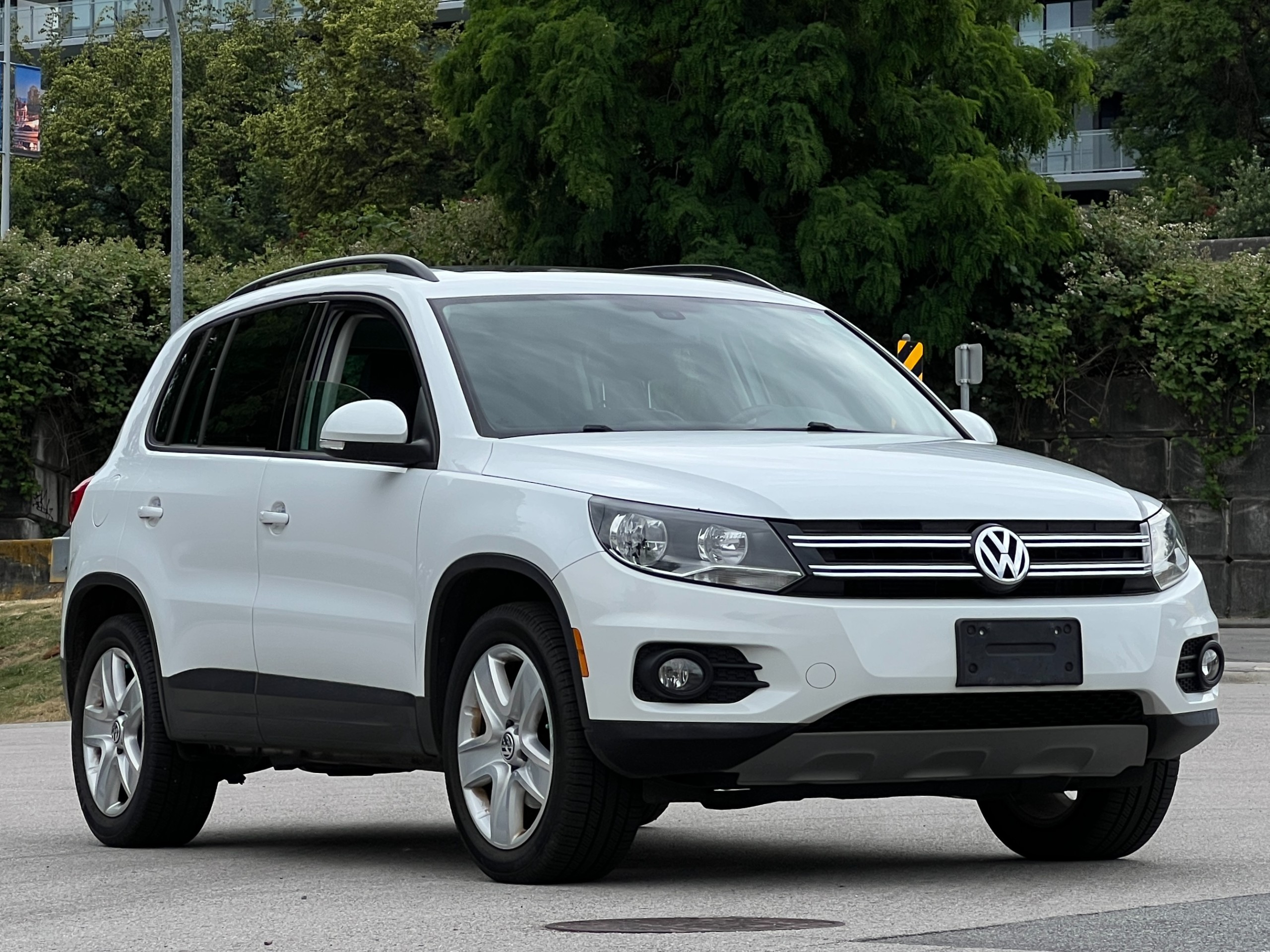 2016 Volkswagen Tiguan | BC Local - Image 1