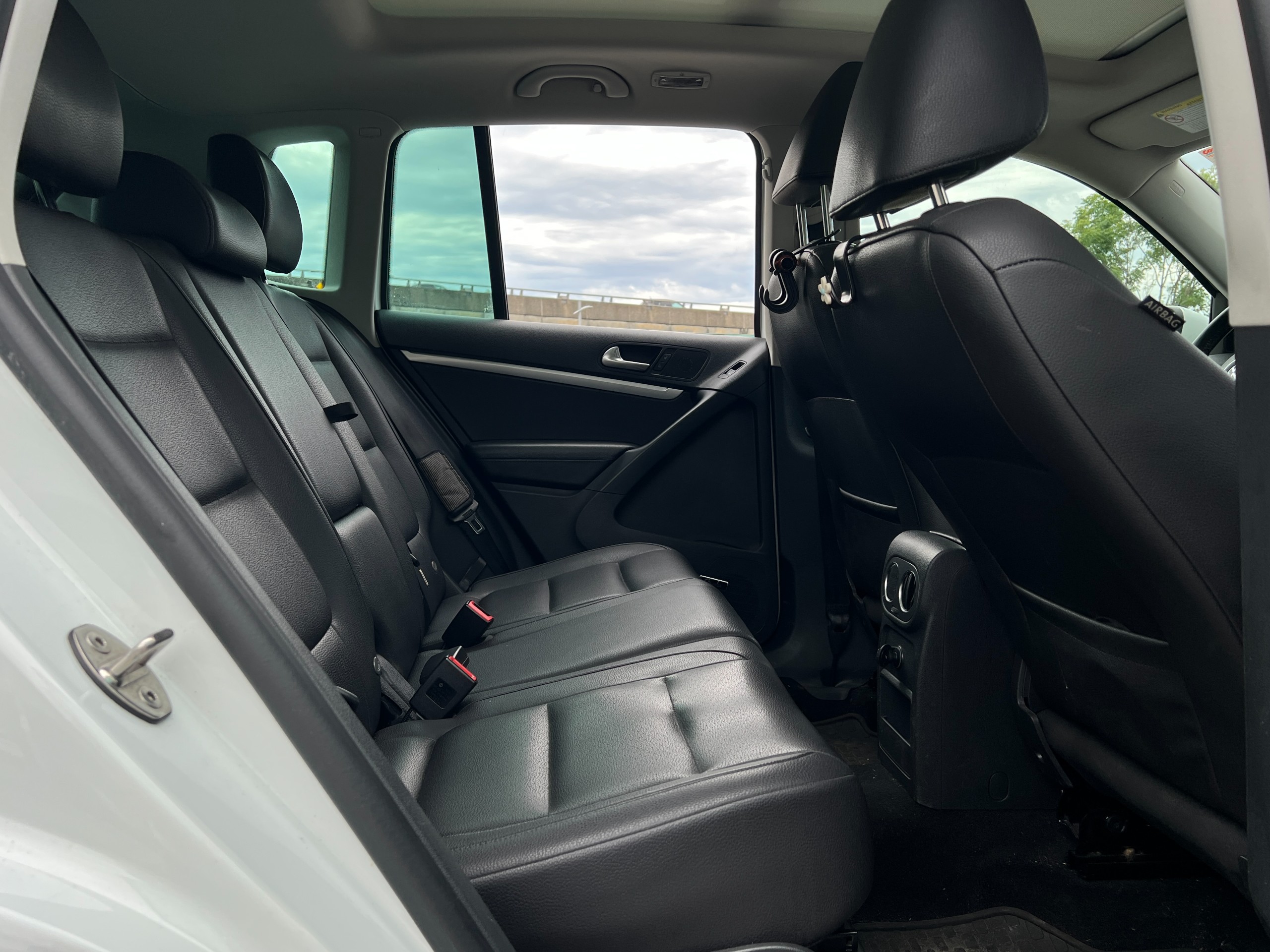 2016 Volkswagen Tiguan | BC Local - Image 16