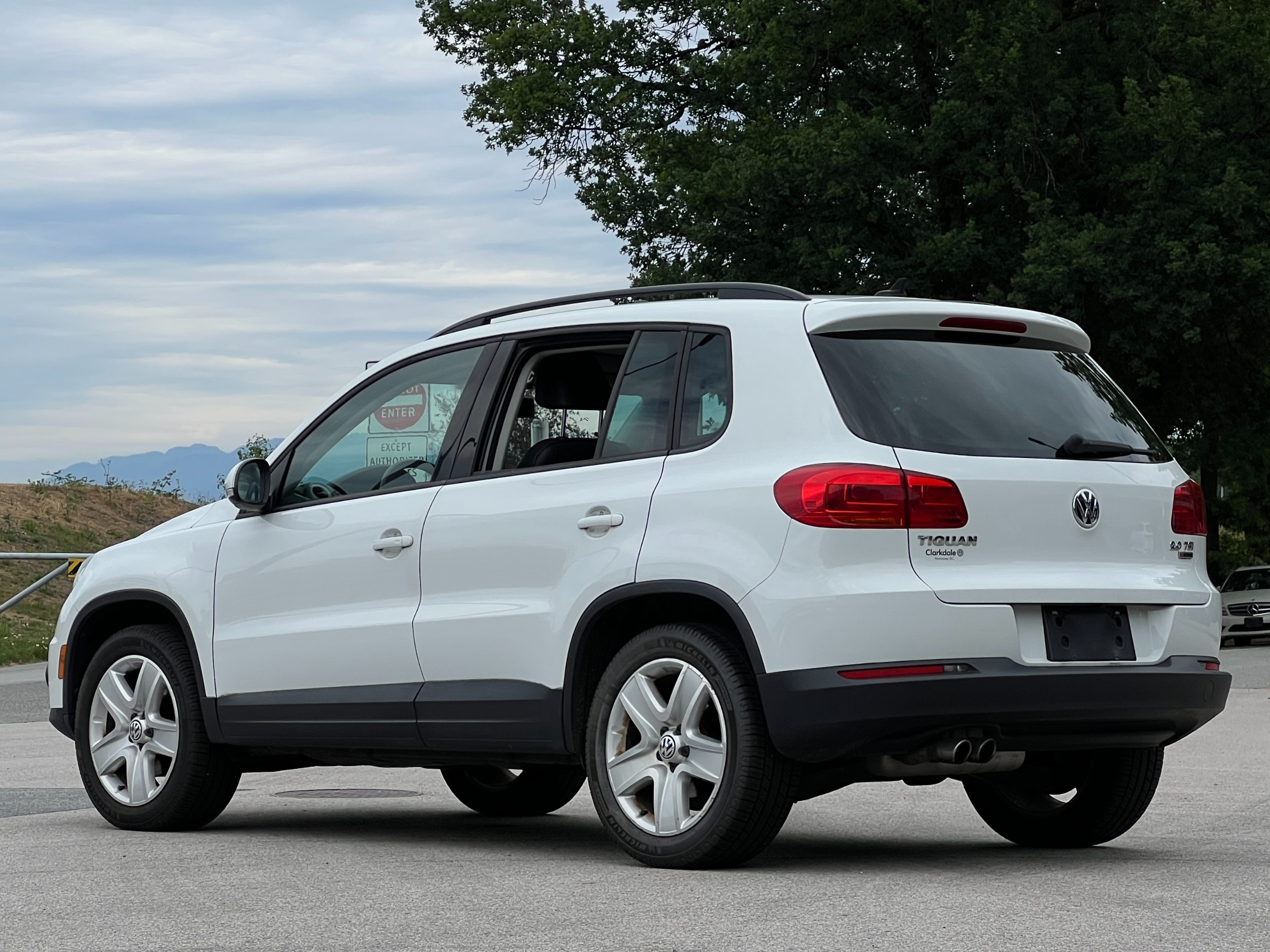 2016 Volkswagen Tiguan | BC Local - Image 5